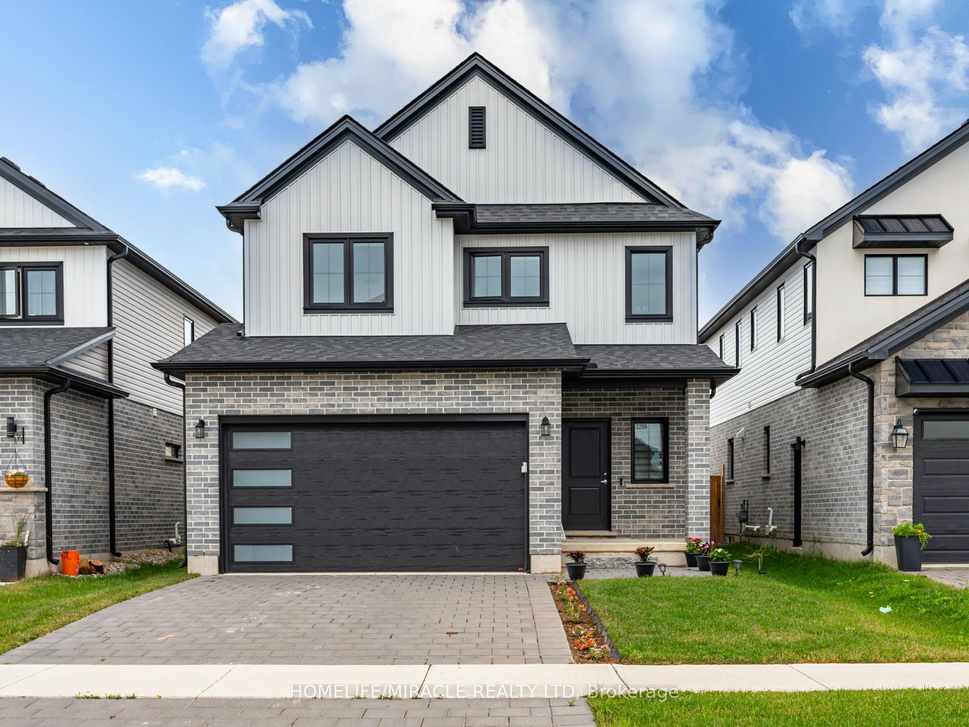Front of 2206 Southport Crescent