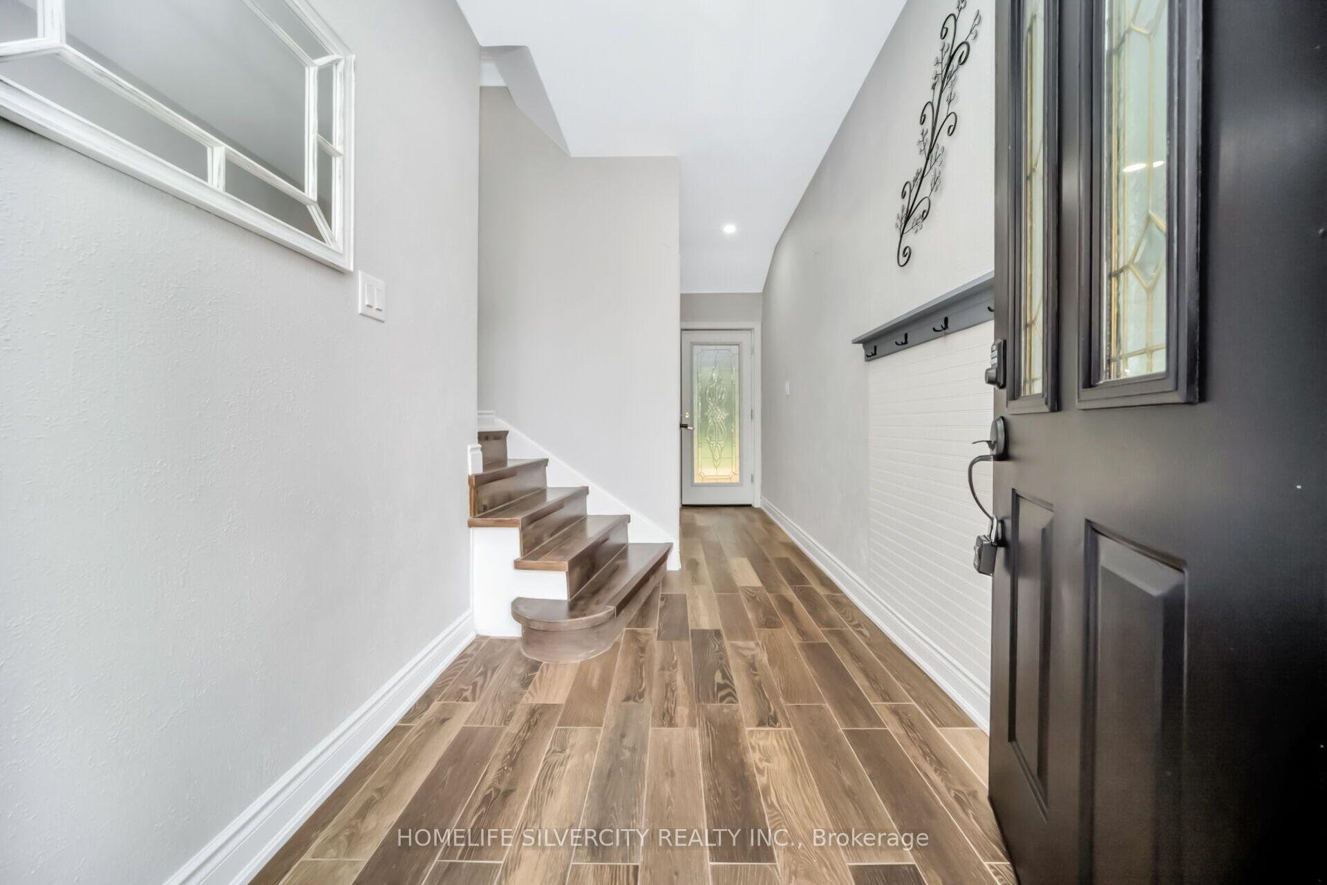 Photo 5 of 224 Delrex Boulevard, Halton Hills, Georgetown — HOMEH