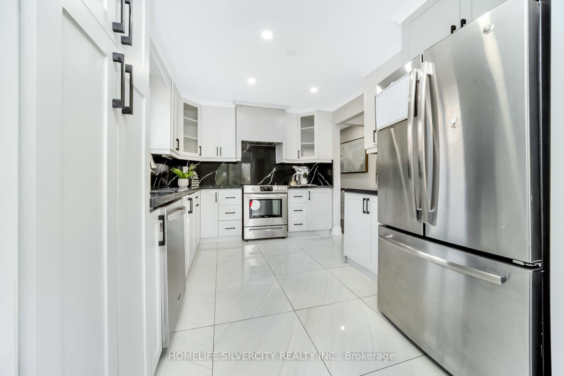 Photo 15 of 224 Delrex Boulevard, Halton Hills, Georgetown — HOMEH