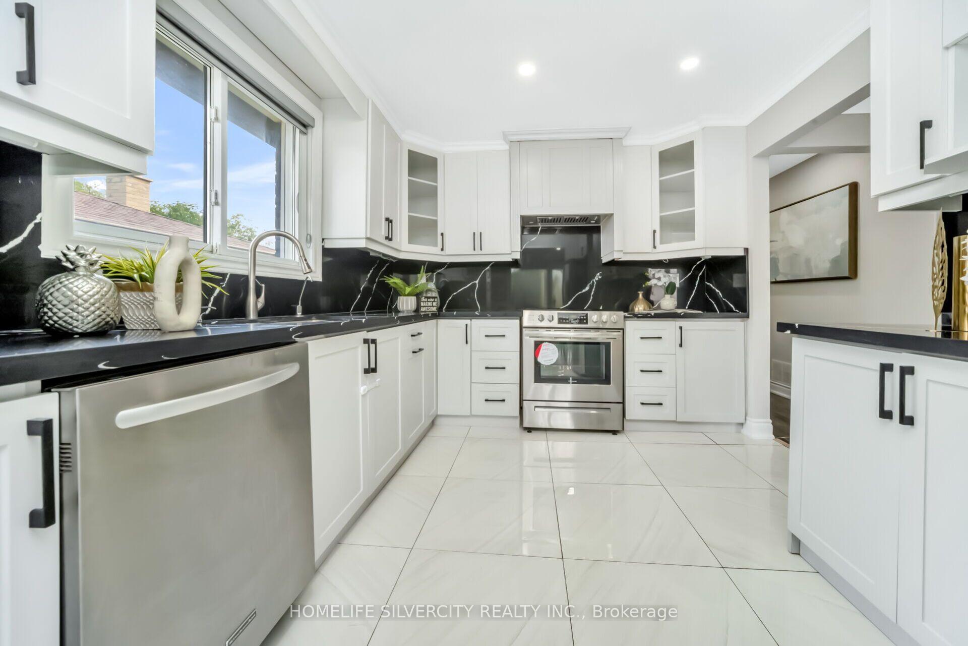 Photo 16 of 224 Delrex Boulevard, Halton Hills, Georgetown — HOMEH