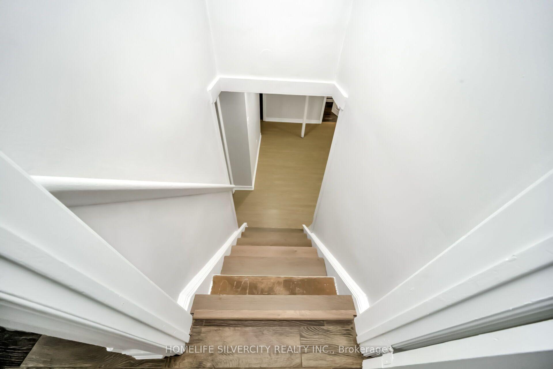 Photo 34 of 224 Delrex Boulevard, Halton Hills, Georgetown — HOMEH