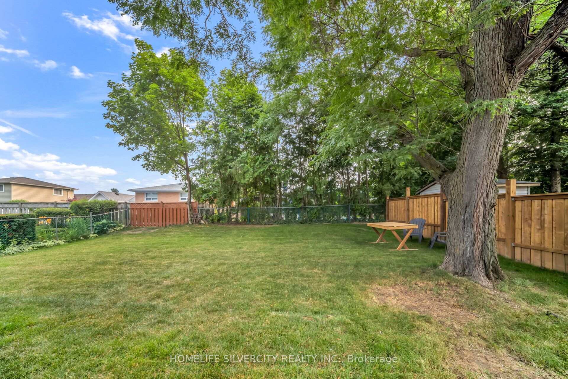 Photo 49 of 224 Delrex Boulevard, Halton Hills, Georgetown — HOMEH