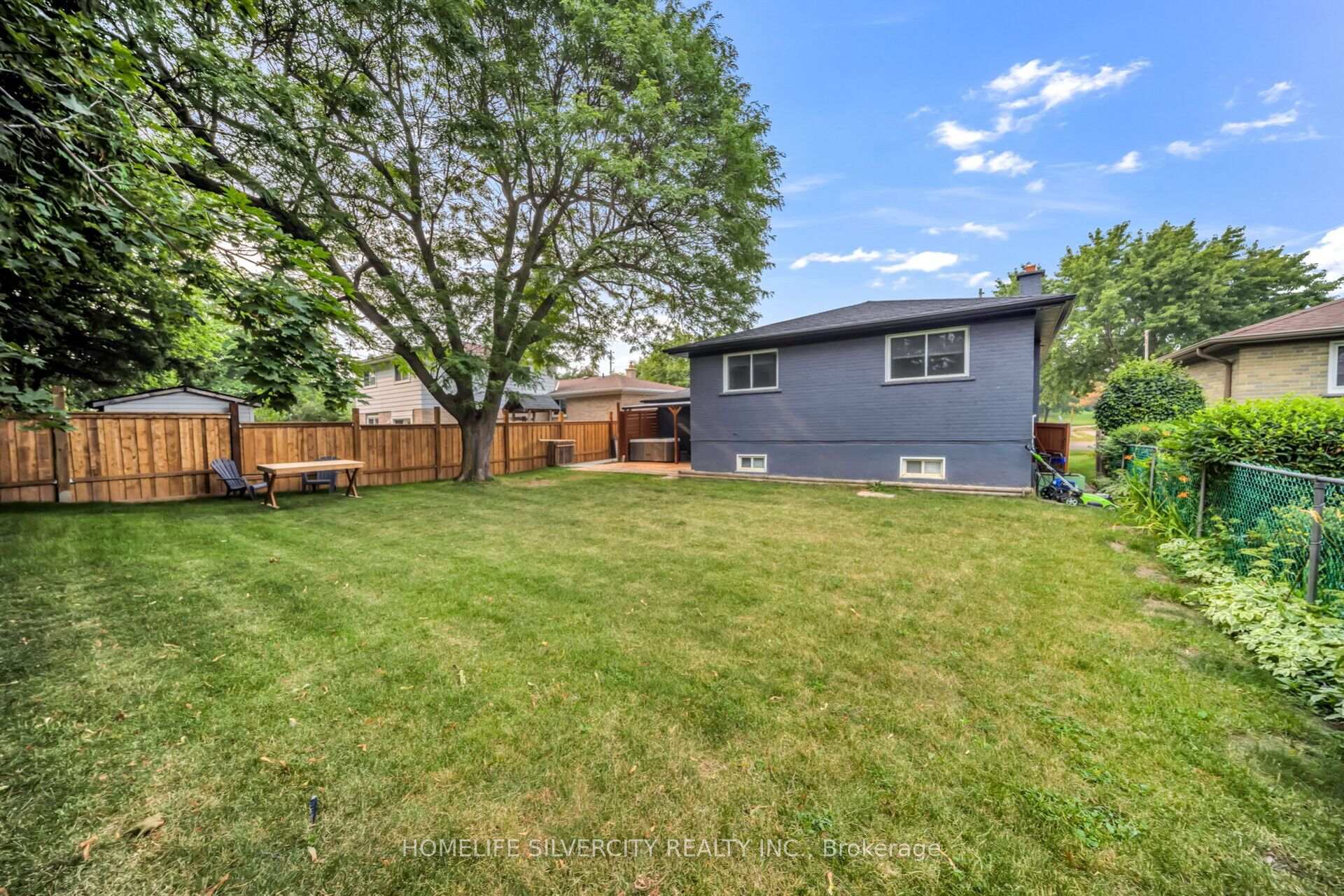 Photo 50 of 224 Delrex Boulevard, Halton Hills, Georgetown — HOMEH
