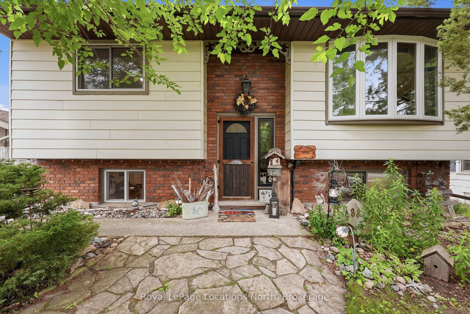 Photo 3 of 488 Maple Street, Collingwood — HOMEH