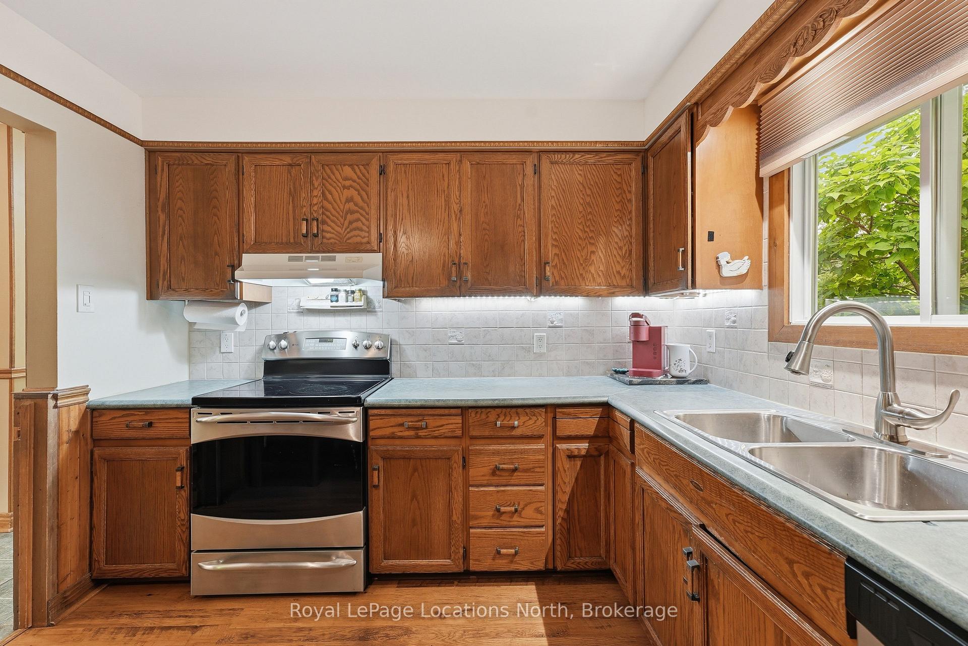 Photo 12 of 488 Maple Street, Collingwood — HOMEH