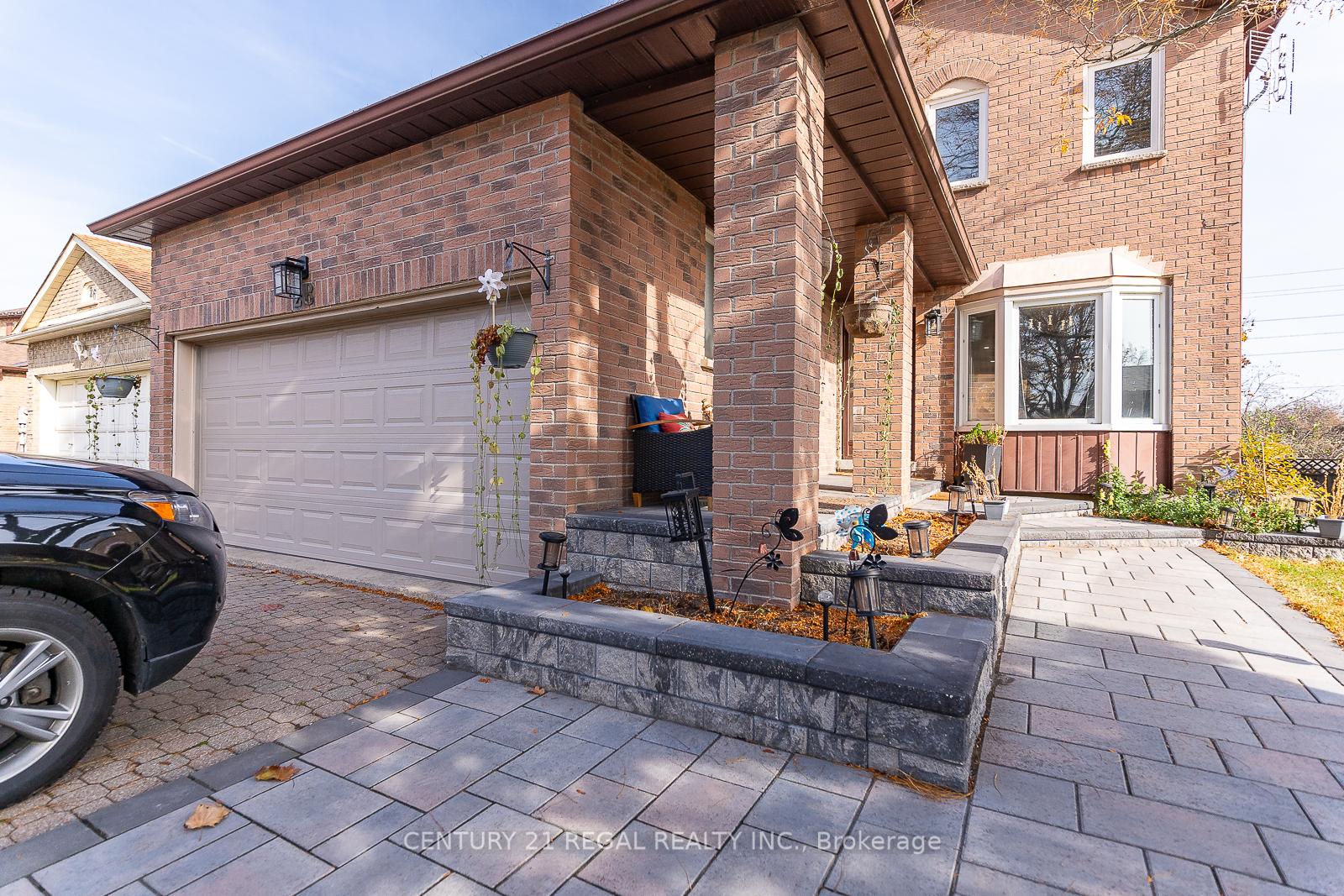 Photo 2 of 28 Upland Drive, Whitby, Blue Grass Meadows — HOMEH