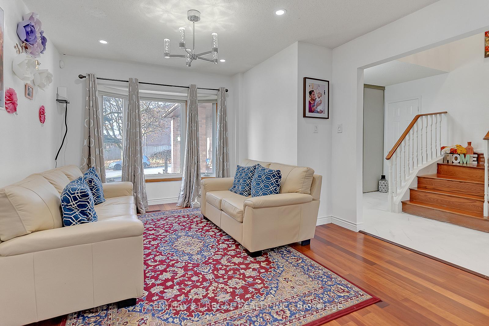 Photo 9 of 28 Upland Drive, Whitby, Blue Grass Meadows — HOMEH