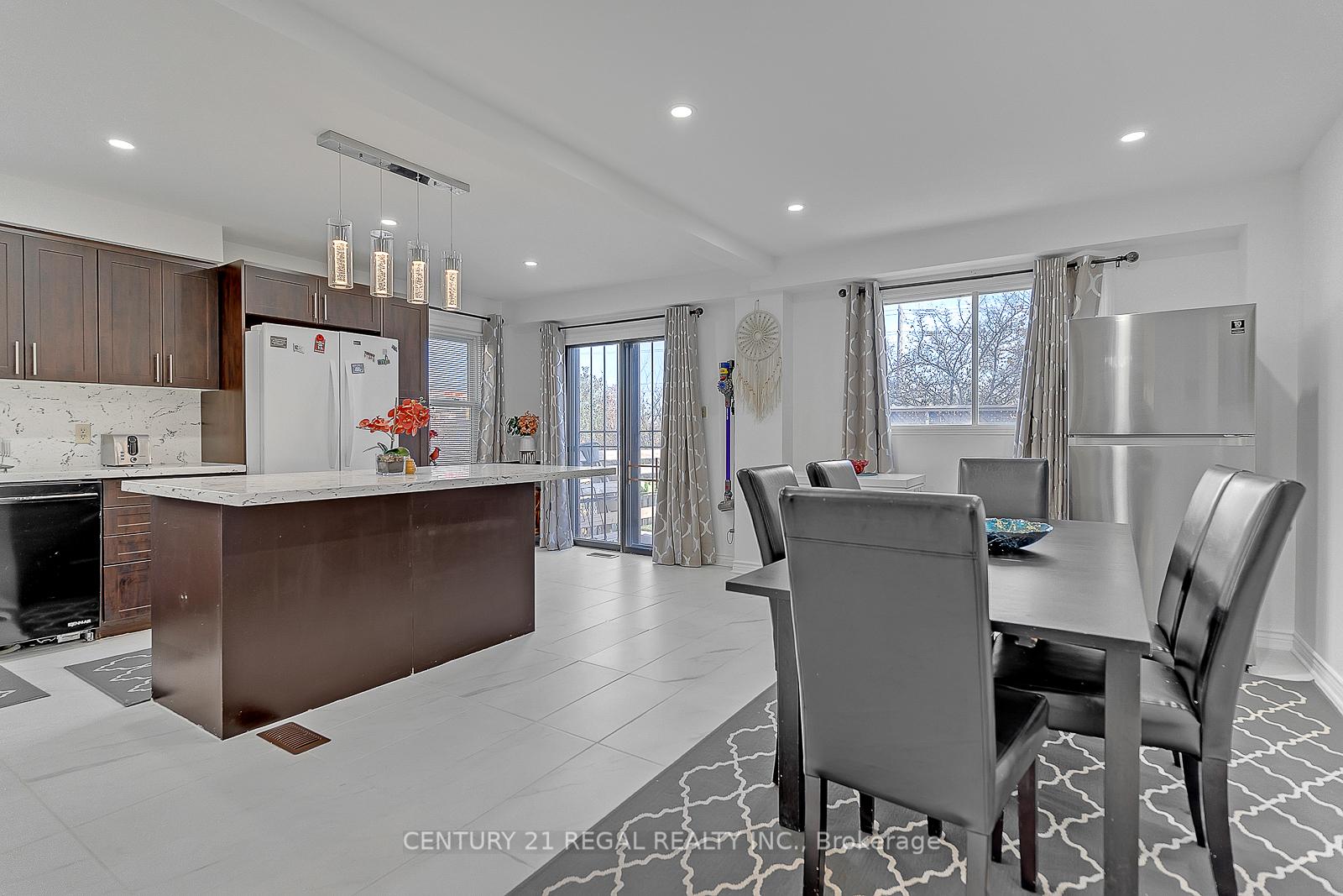 Photo 14 of 28 Upland Drive, Whitby, Blue Grass Meadows — HOMEH