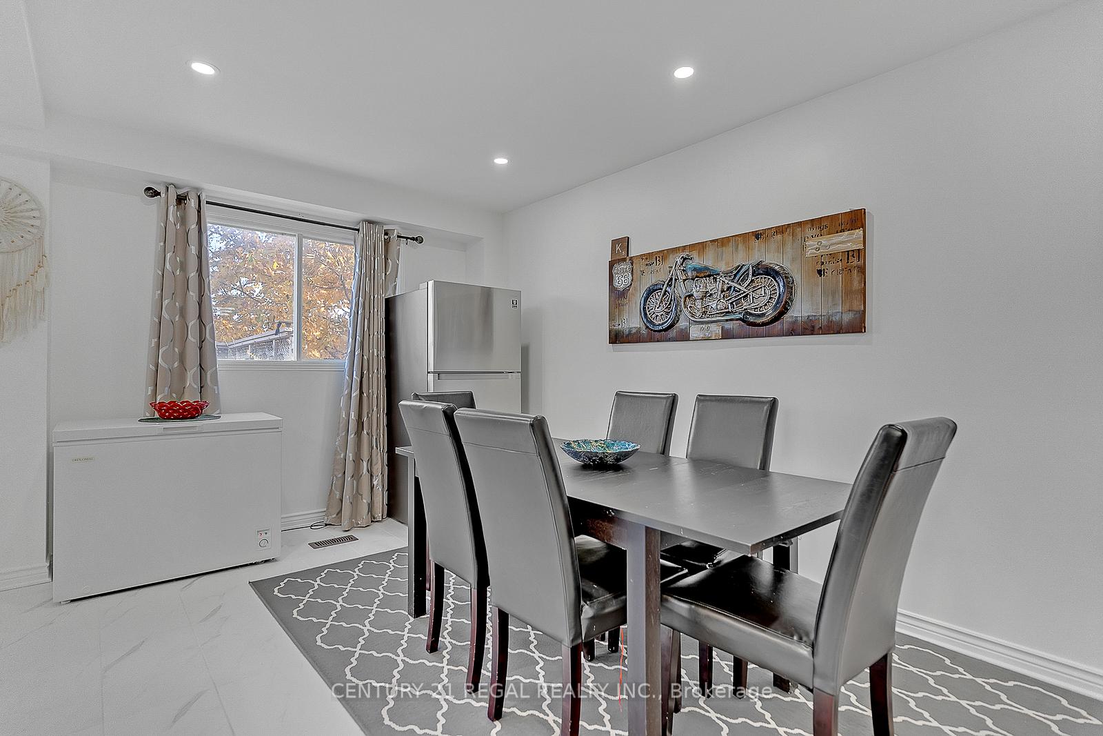 Photo 15 of 28 Upland Drive, Whitby, Blue Grass Meadows — HOMEH