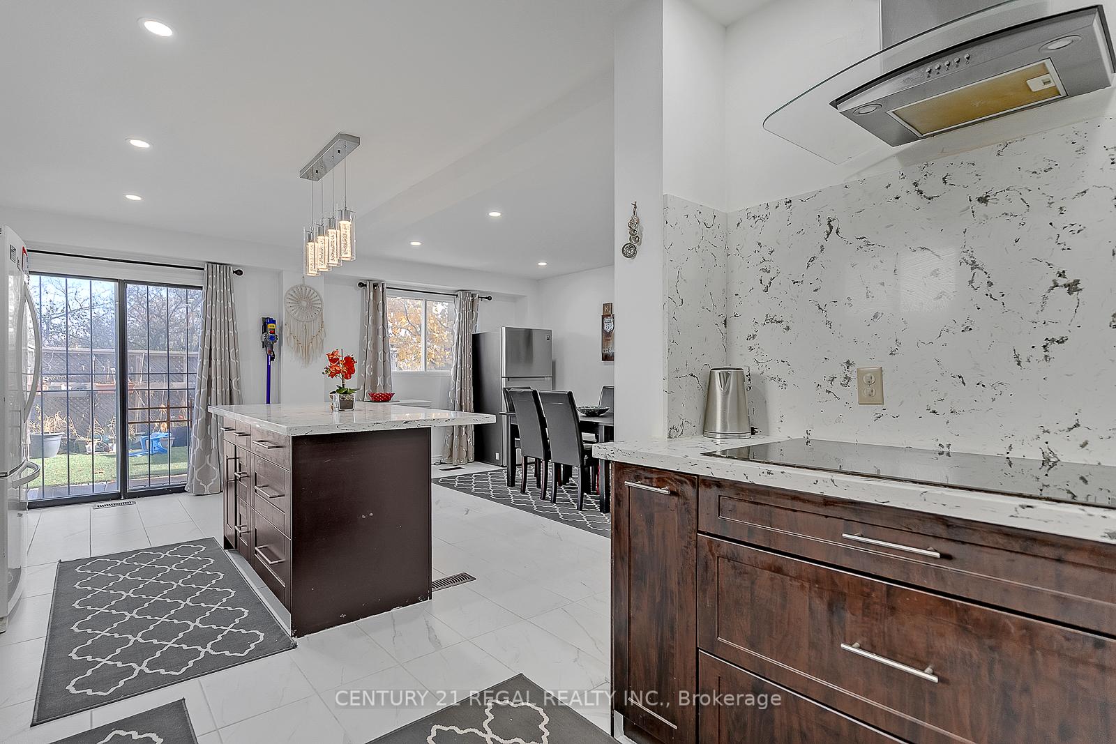 Photo 18 of 28 Upland Drive, Whitby, Blue Grass Meadows — HOMEH