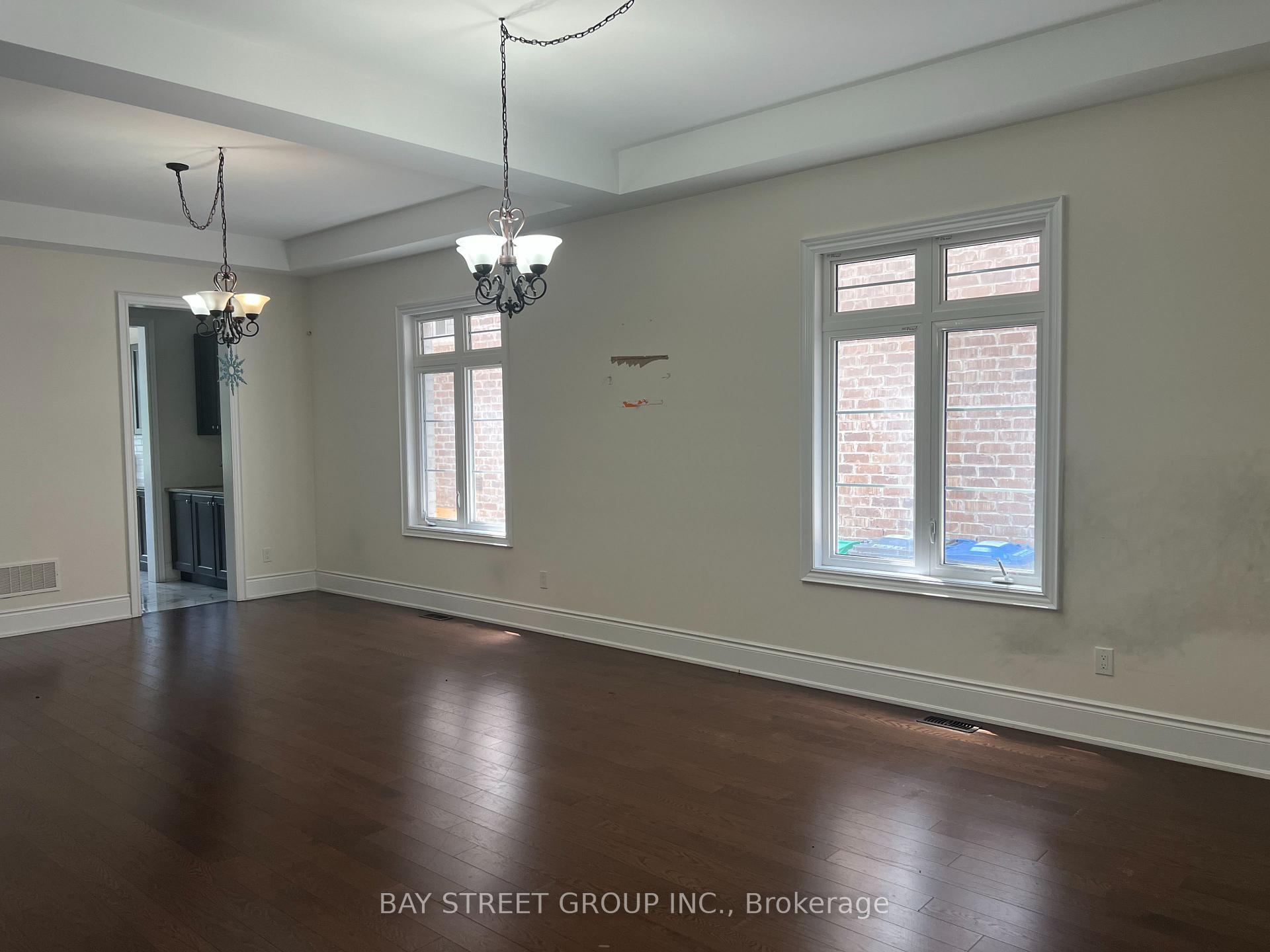 Photo 4 of 16 Malaspina Close, Brampton, Bram West — HOMEH