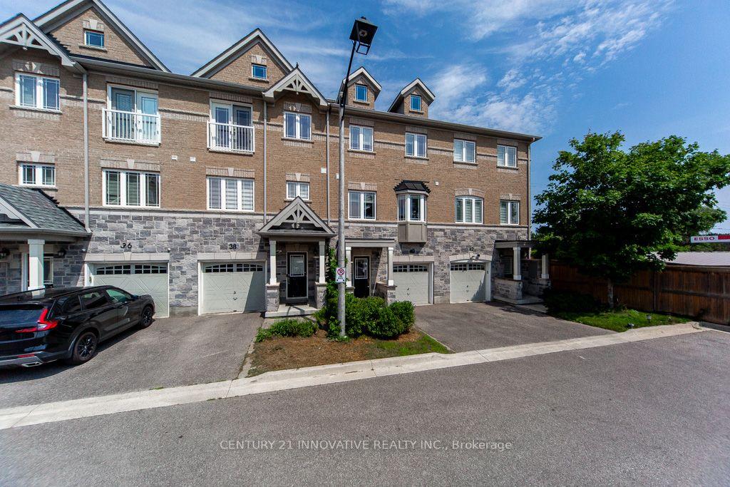 Photo 3 of 40 Waterstone Way, Whitby, Williamsburg — HOMEH