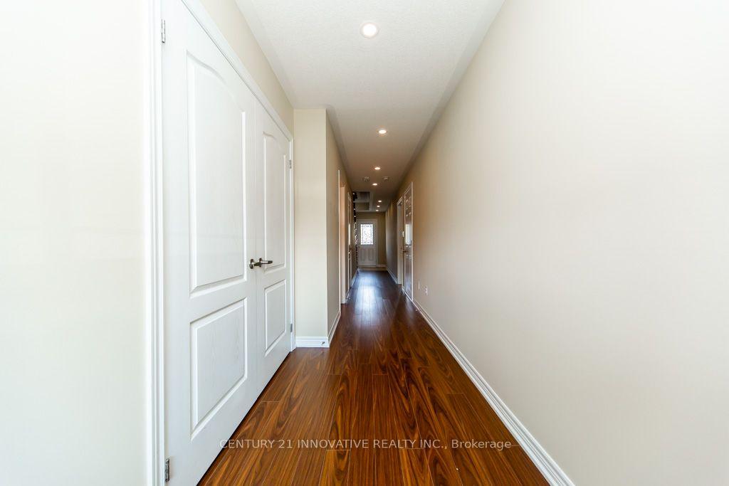 Photo 8 of 40 Waterstone Way, Whitby, Williamsburg — HOMEH