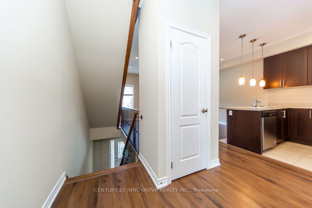Photo 15 of 40 Waterstone Way, Whitby, Williamsburg — HOMEH