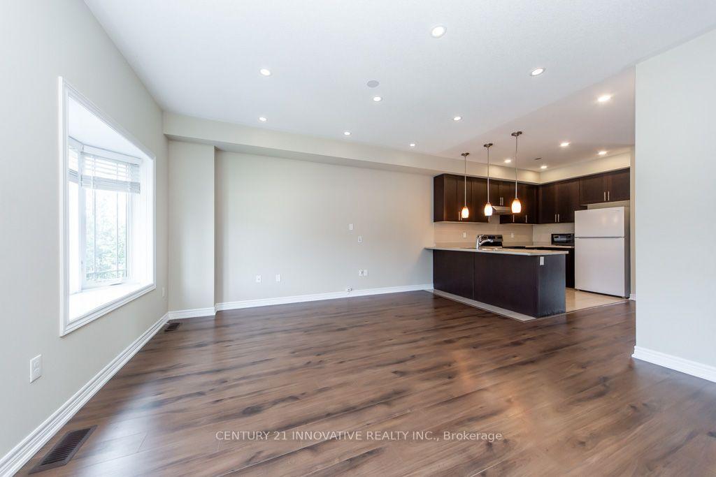 Photo 18 of 40 Waterstone Way, Whitby, Williamsburg — HOMEH