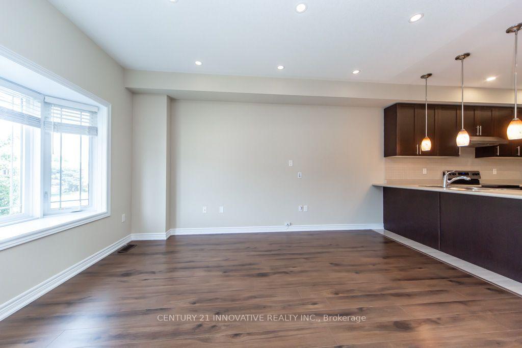 Photo 19 of 40 Waterstone Way, Whitby, Williamsburg — HOMEH