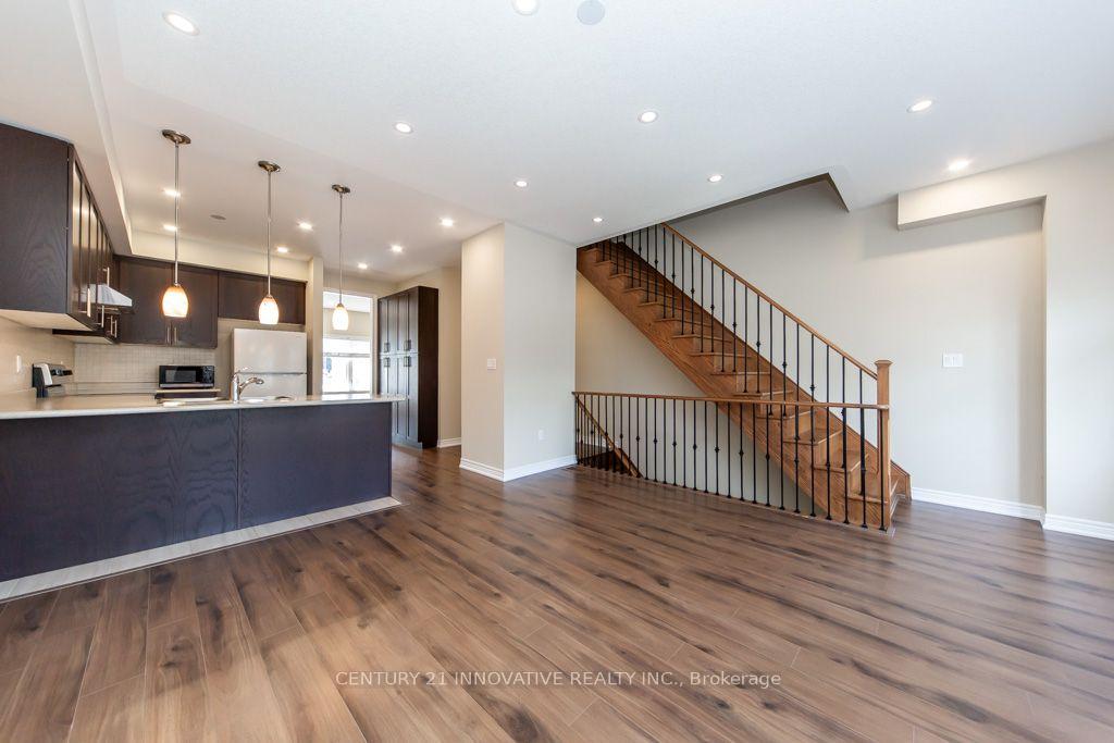 Photo 20 of 40 Waterstone Way, Whitby, Williamsburg — HOMEH