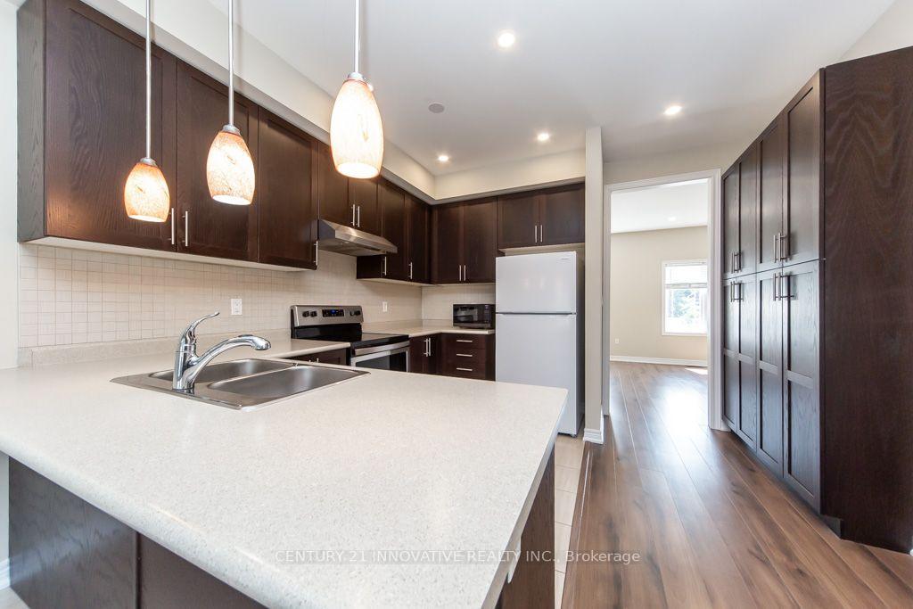 Photo 23 of 40 Waterstone Way, Whitby, Williamsburg — HOMEH