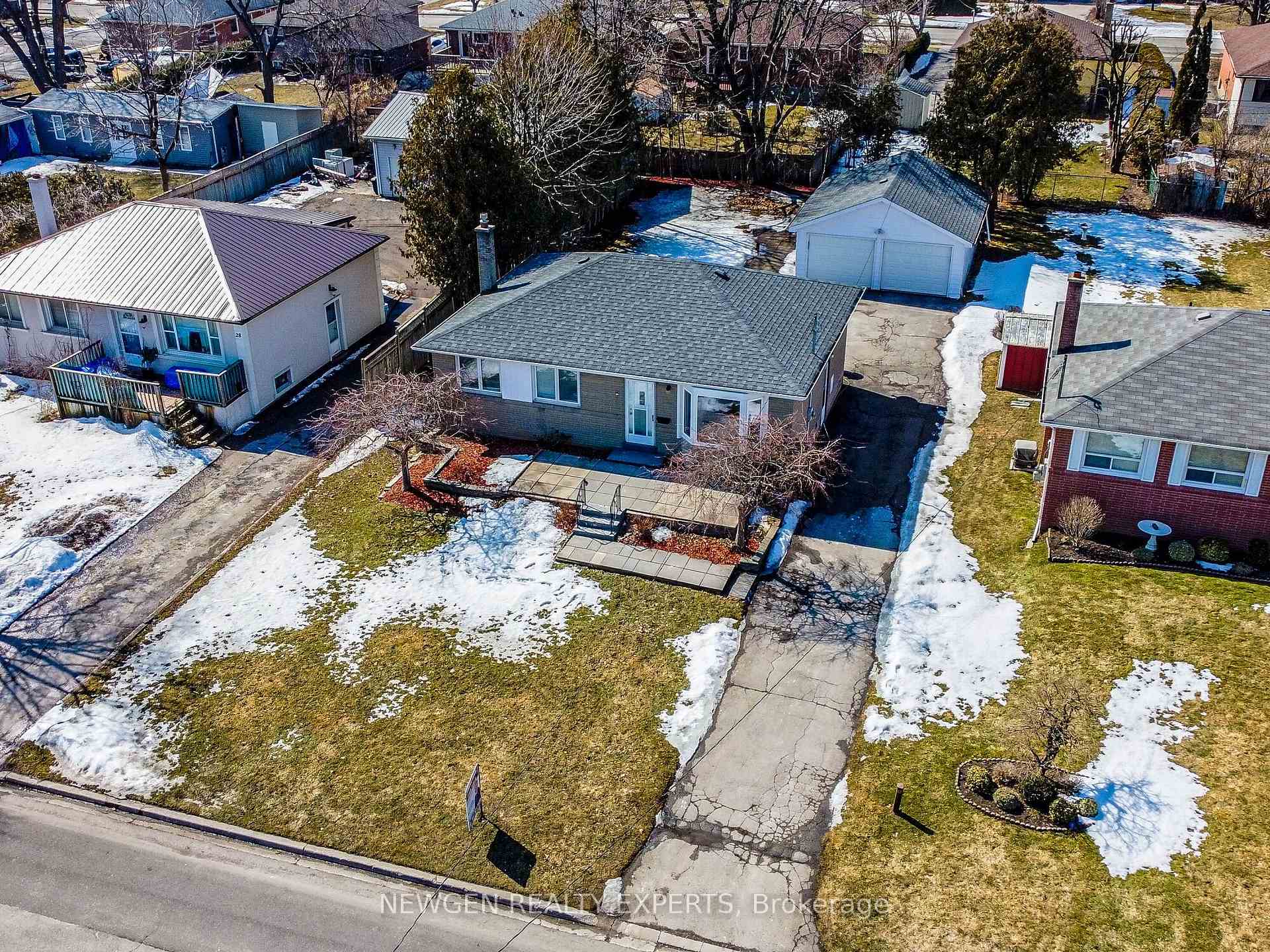 Photo of 30 Linton Avenue E