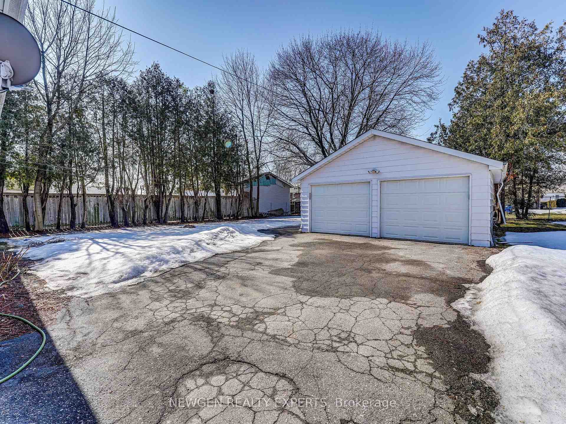 Photo 3 of 30 Linton Avenue E, Ajax, Central West — HOMEH