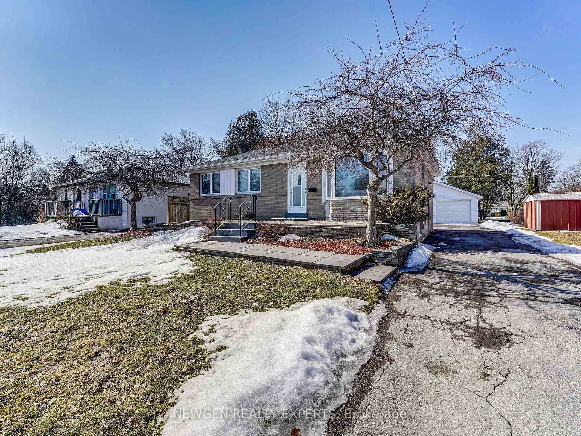 Photo 5 of 30 Linton Avenue E, Ajax, Central West — HOMEH