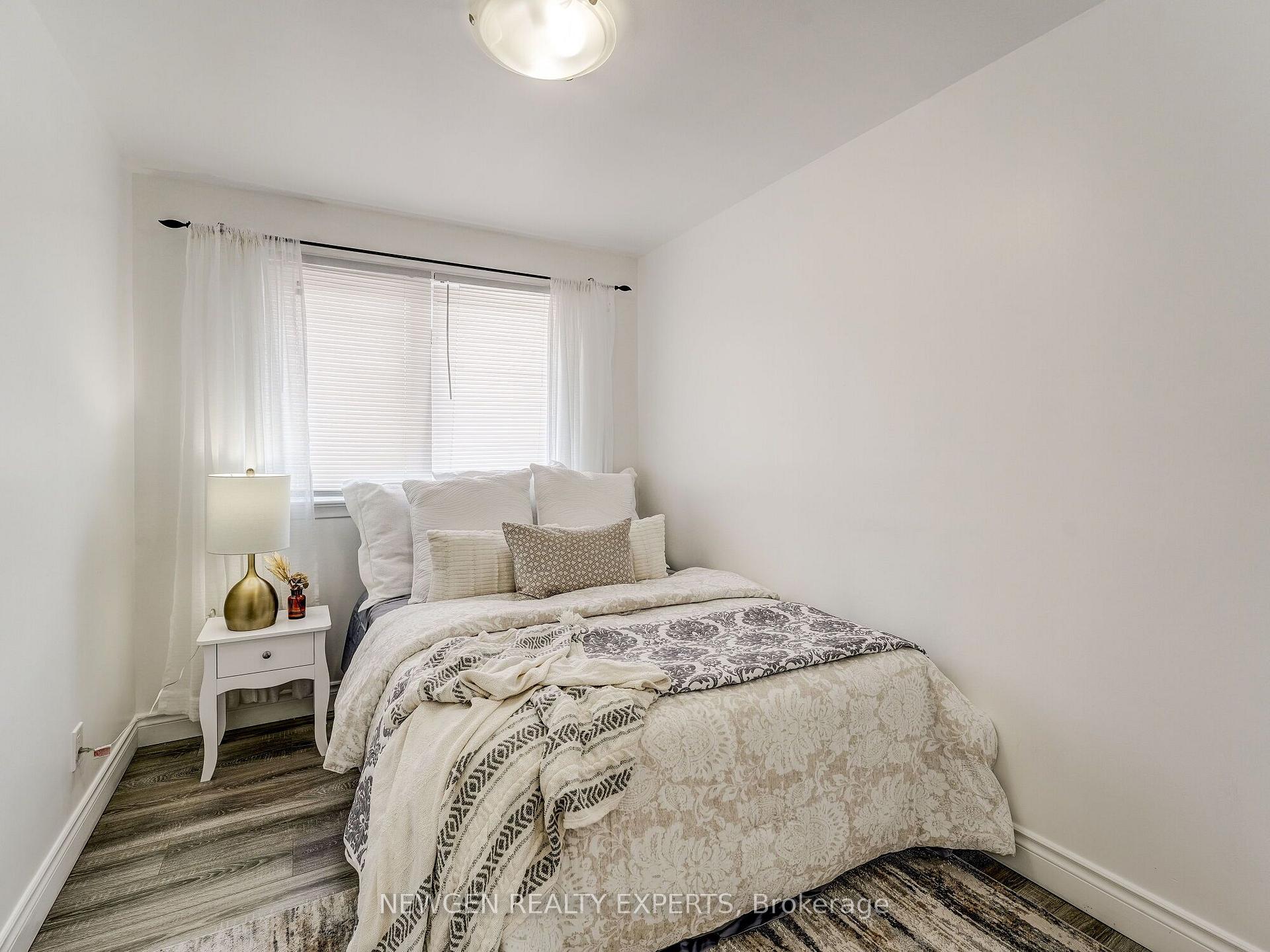 Photo 15 of 30 Linton Avenue E, Ajax, Central West — HOMEH