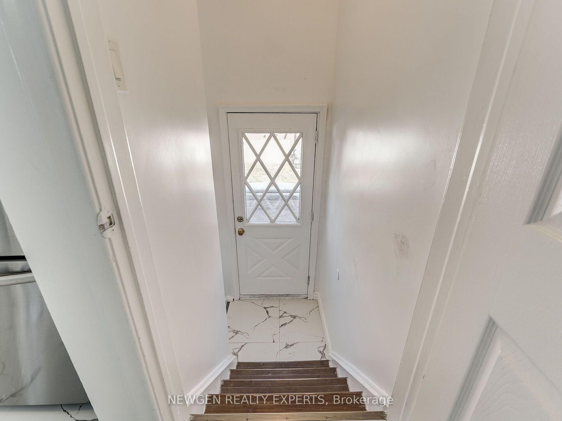 Photo 16 of 30 Linton Avenue E, Ajax, Central West — HOMEH