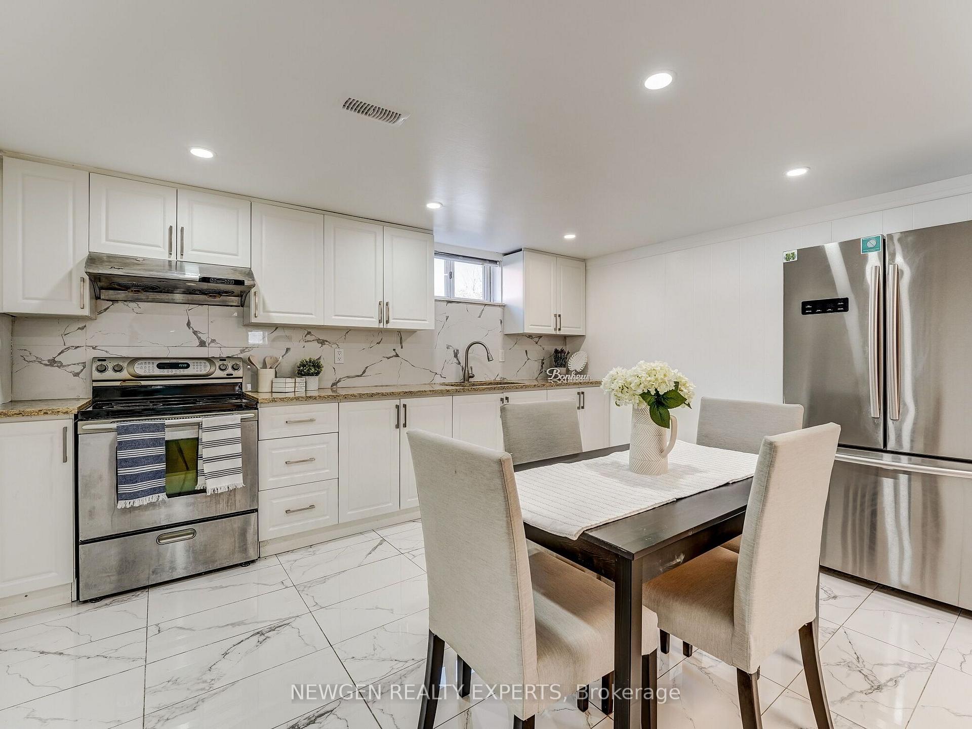 Photo 23 of 30 Linton Avenue E, Ajax, Central West — HOMEH