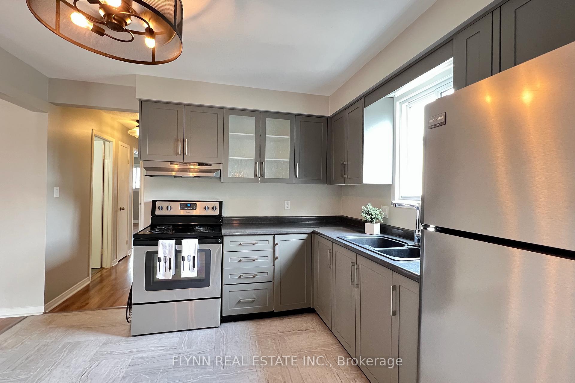 Photo 4 of 164 Windsor Street, Welland, Broadway — HOMEH