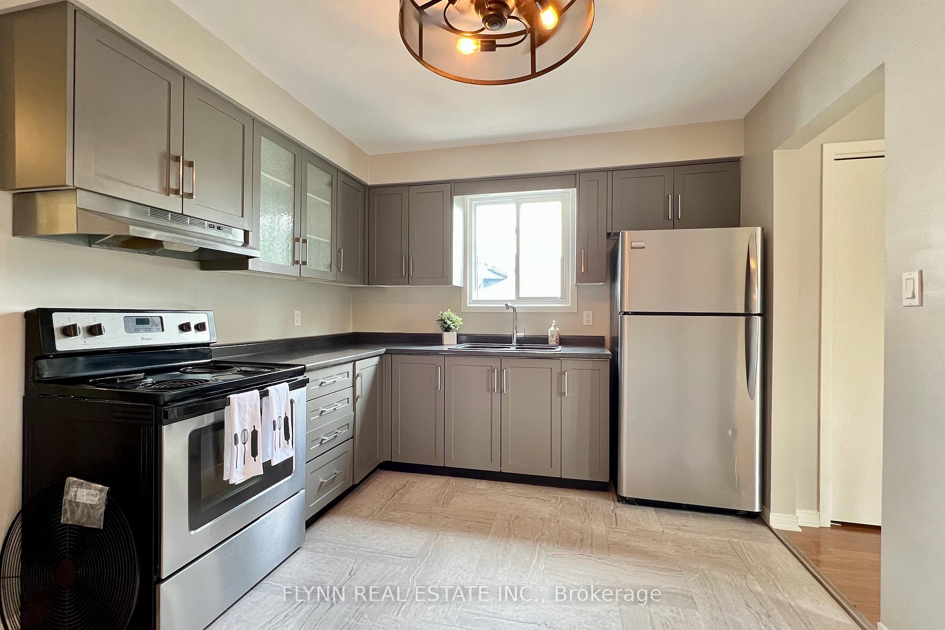 Photo 5 of 164 Windsor Street, Welland, Broadway — HOMEH