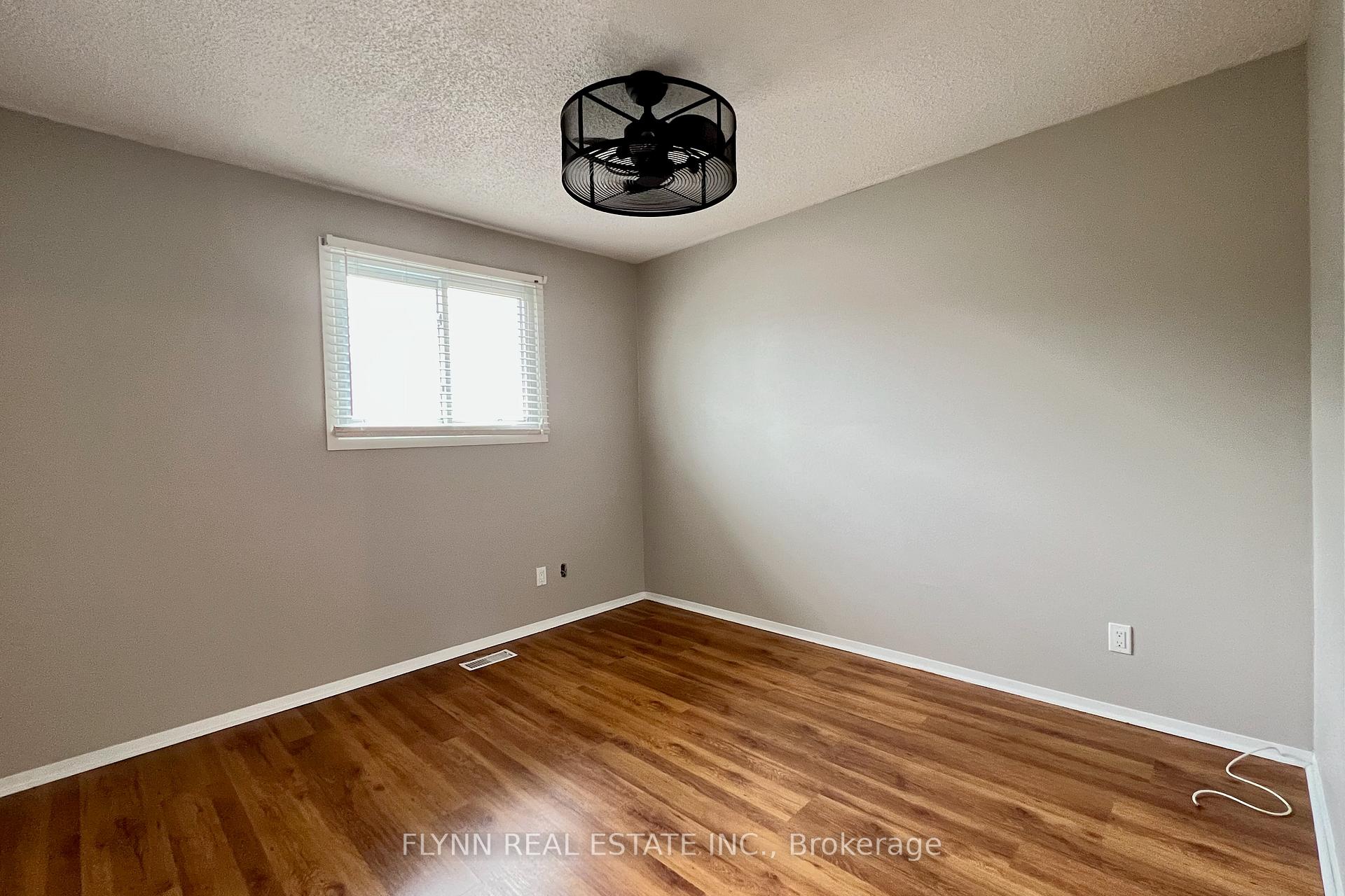 Photo 9 of 164 Windsor Street, Welland, Broadway — HOMEH