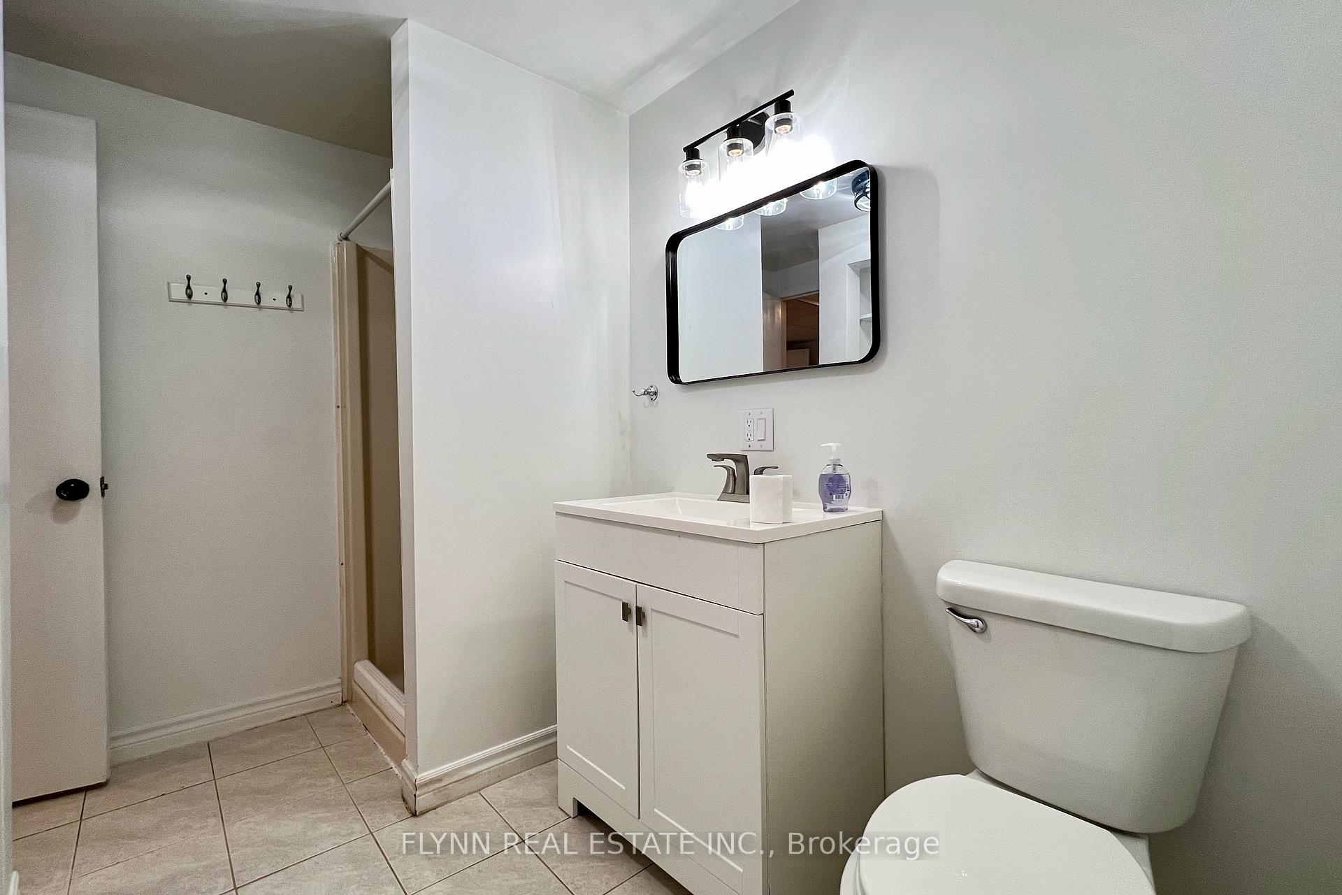 Photo 14 of 164 Windsor Street, Welland, Broadway — HOMEH