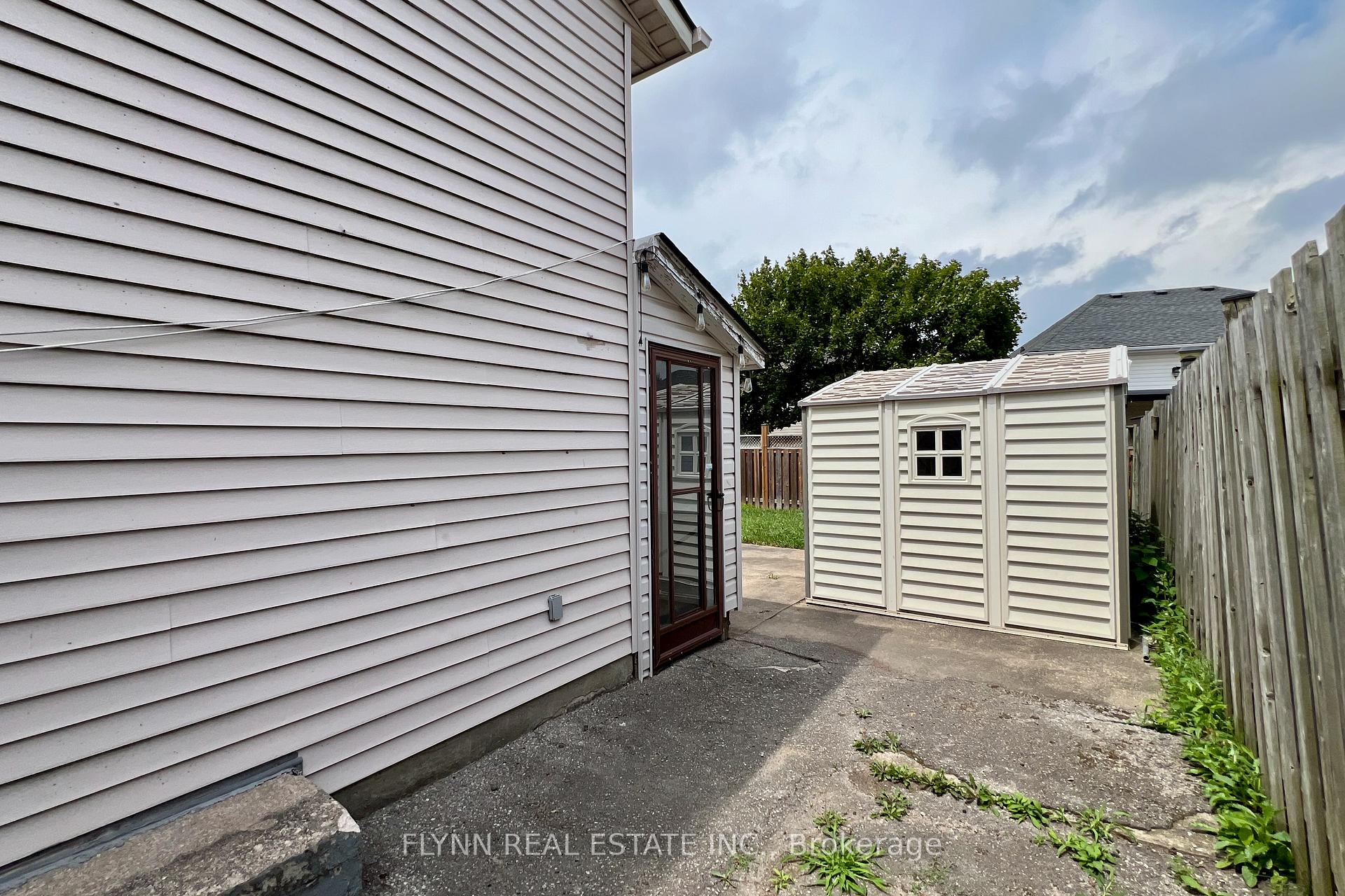 Photo 19 of 164 Windsor Street, Welland, Broadway — HOMEH