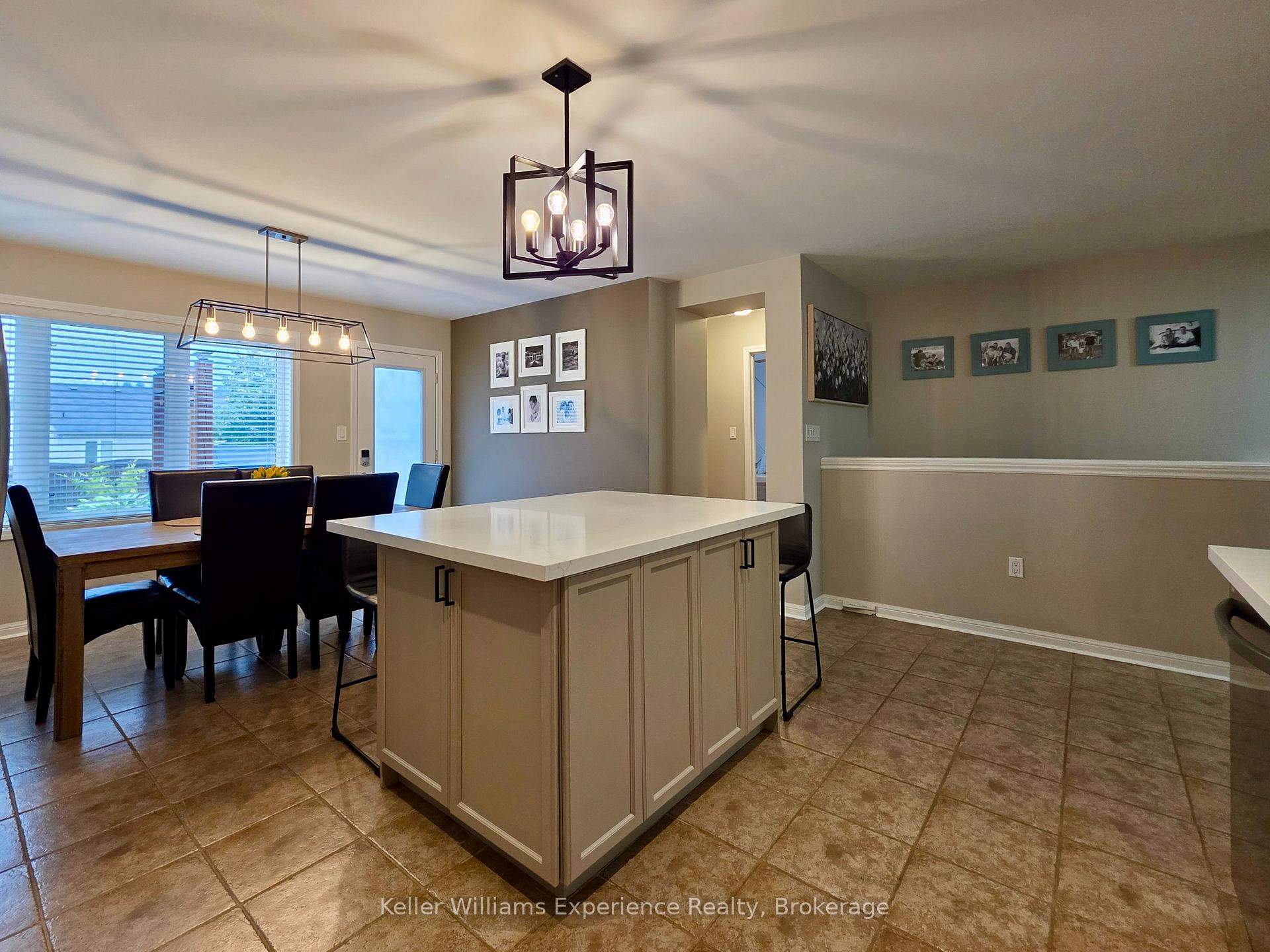 Photo 18 of 22 Rosemead Close, Bracebridge, Macaulay — HOMEH