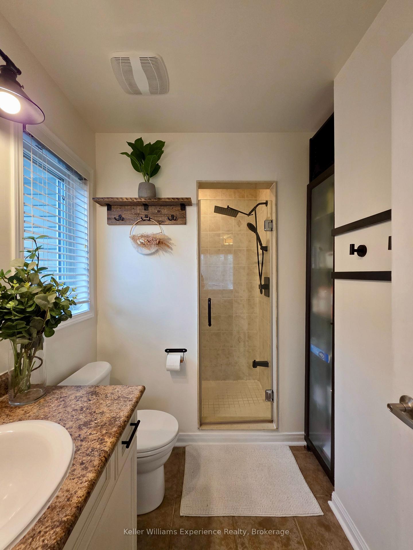 Photo 21 of 22 Rosemead Close, Bracebridge, Macaulay — HOMEH