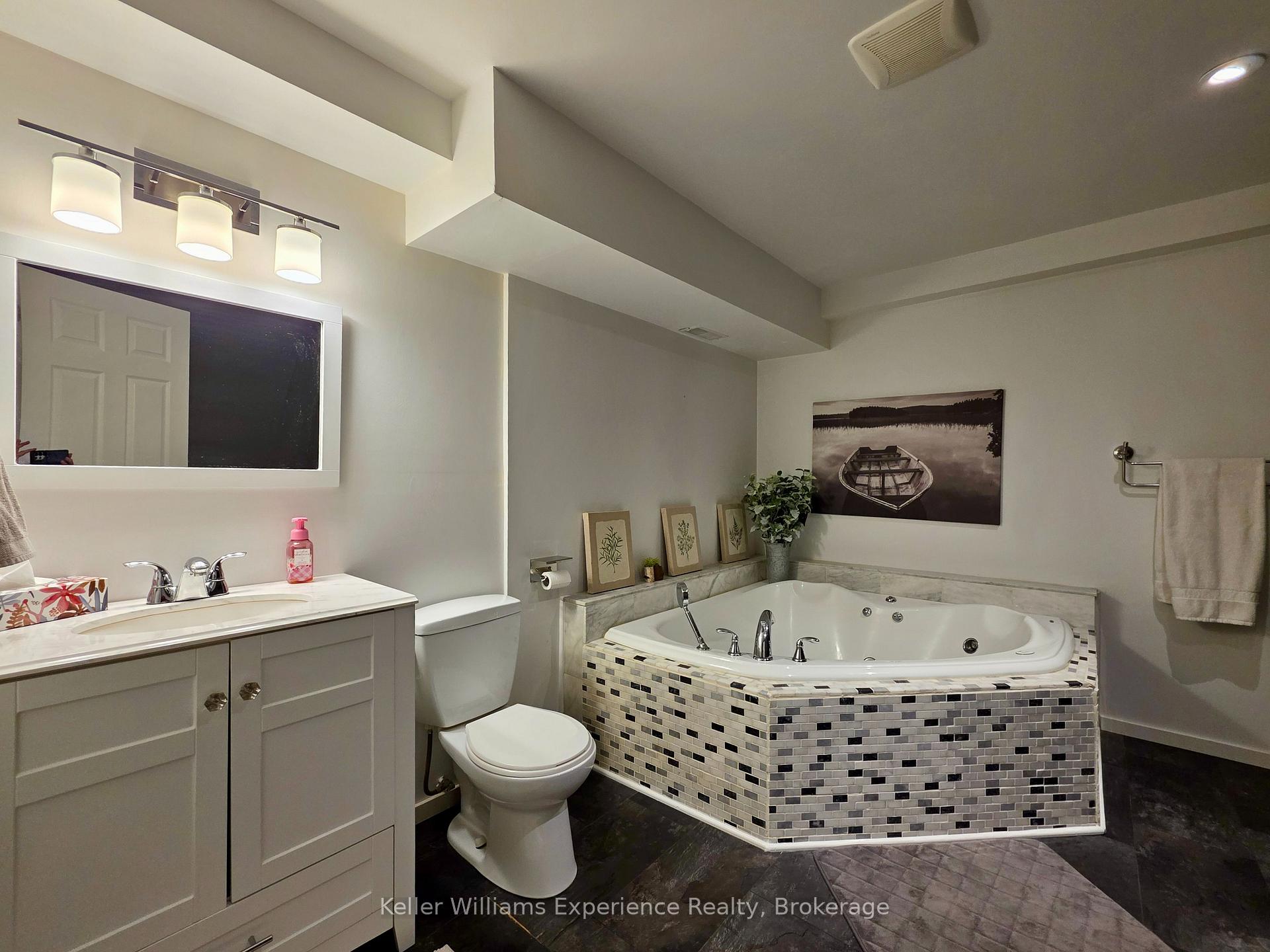 Photo 39 of 22 Rosemead Close, Bracebridge, Macaulay — HOMEH