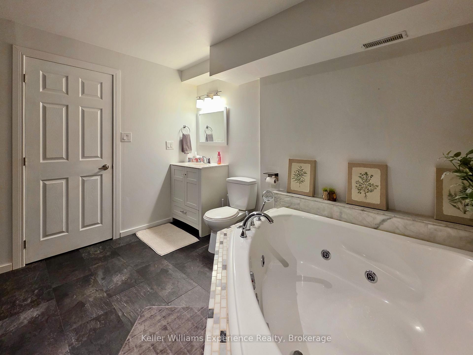 Photo 40 of 22 Rosemead Close, Bracebridge, Macaulay — HOMEH