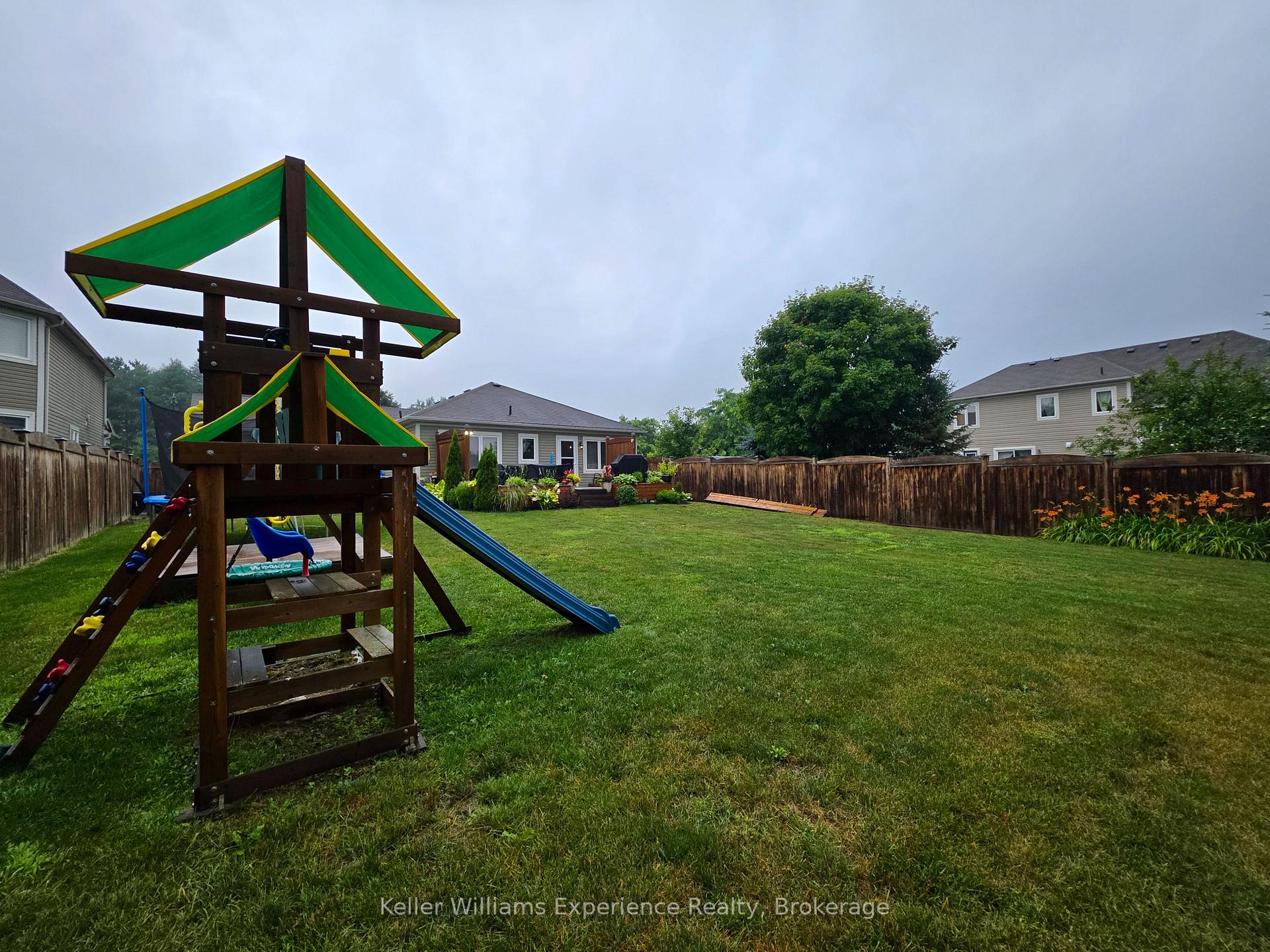 Photo 41 of 22 Rosemead Close, Bracebridge, Macaulay — HOMEH