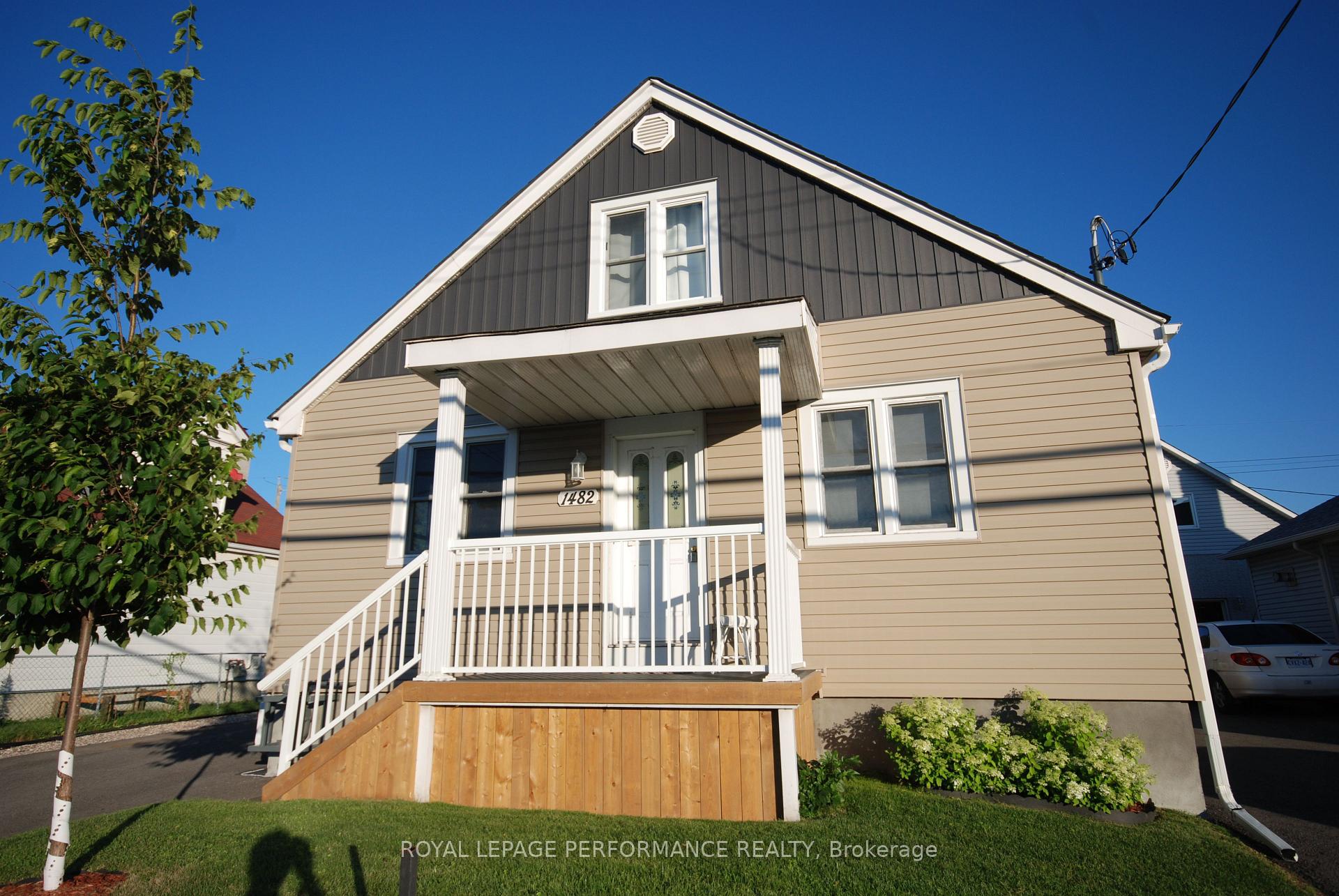 Photo 2 of 1482 Laperriere Avenue, Ottawa, Carlington — HOMEH