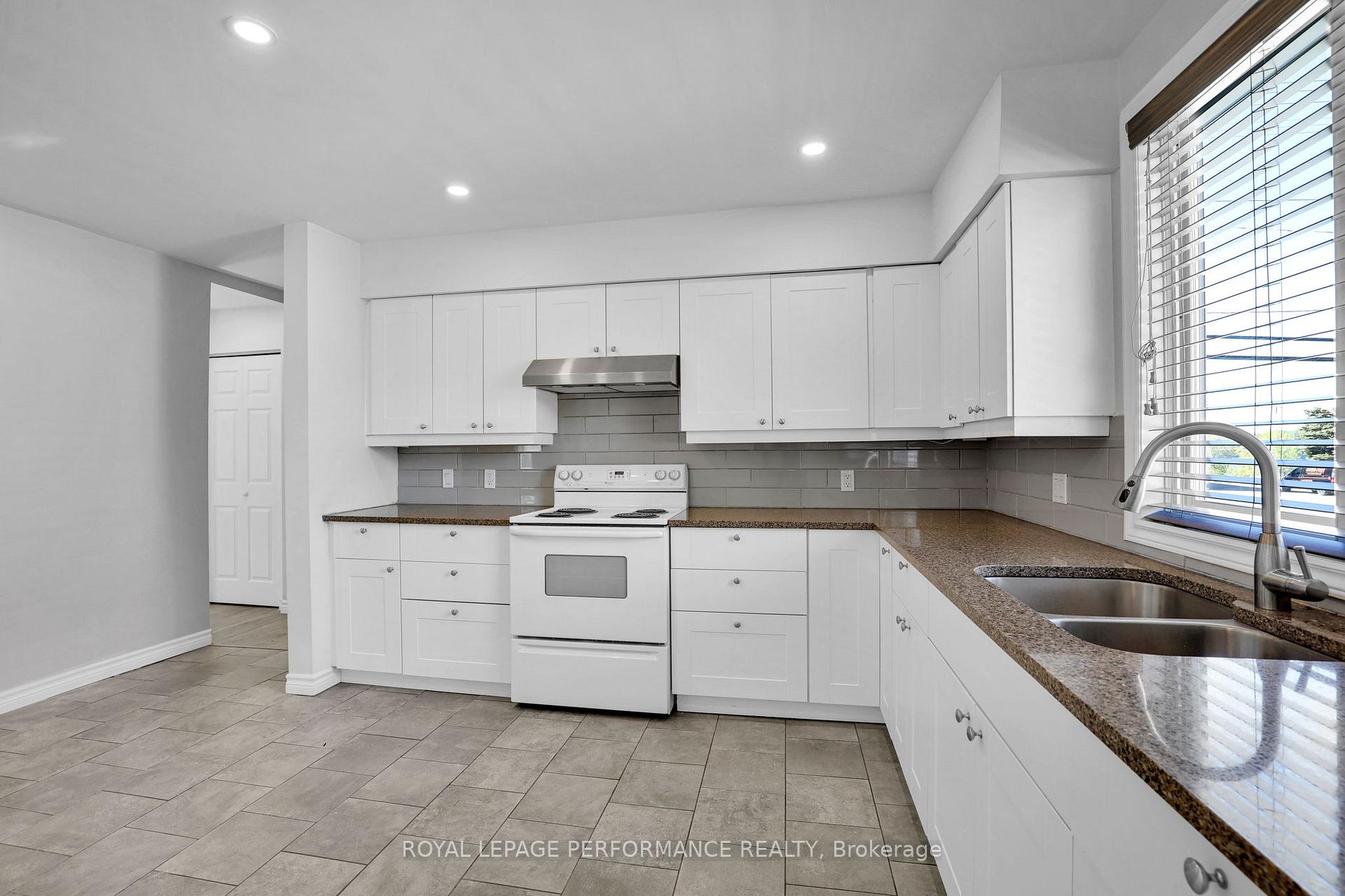 Photo 7 of 1482 Laperriere Avenue, Ottawa, Carlington — HOMEH