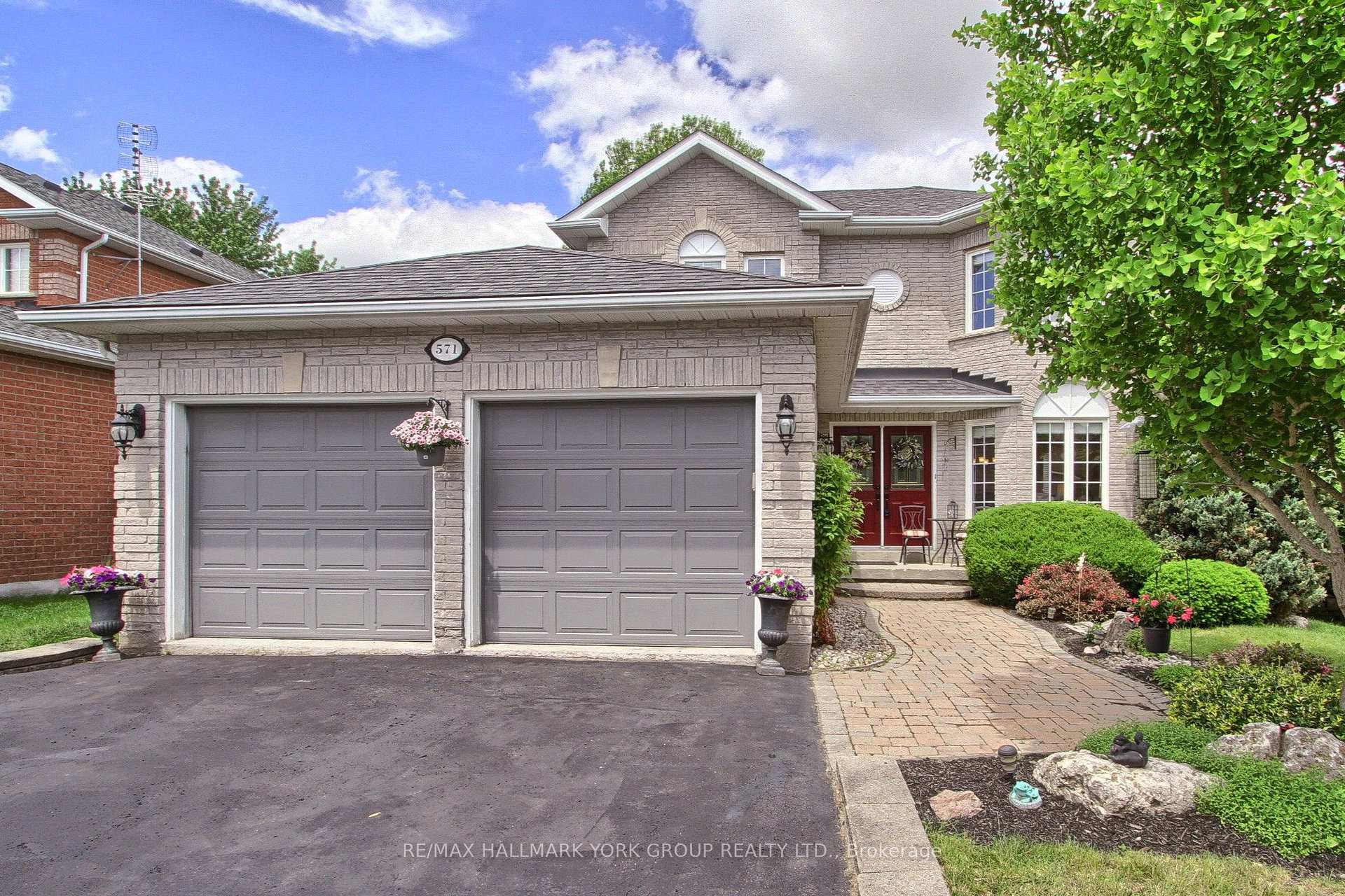 Photo 1 of 571 Goodyear Crescent, Newmarket, Gorham-College Manor — HOMEH