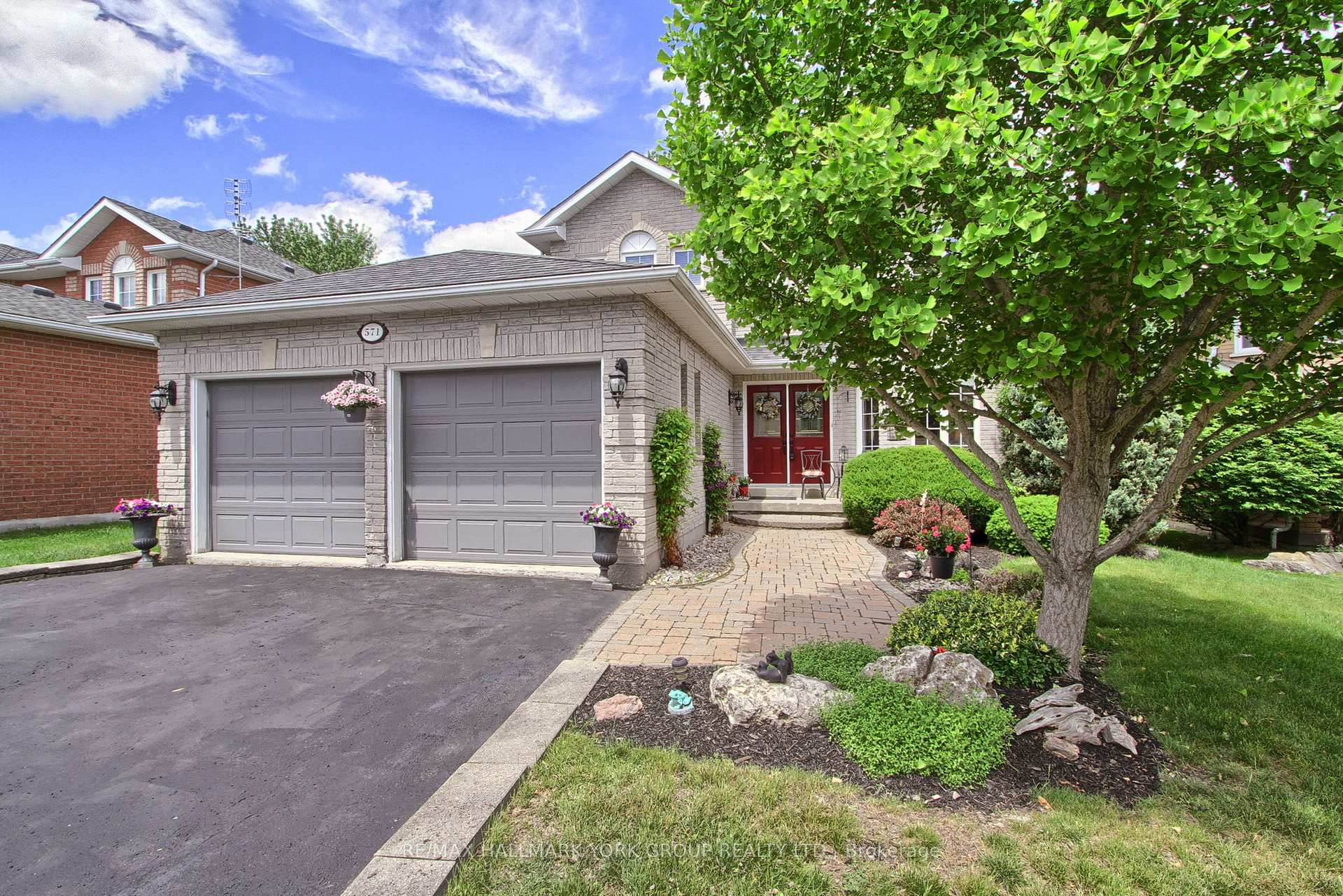 Photo 5 of 571 Goodyear Crescent, Newmarket, Gorham-College Manor — HOMEH