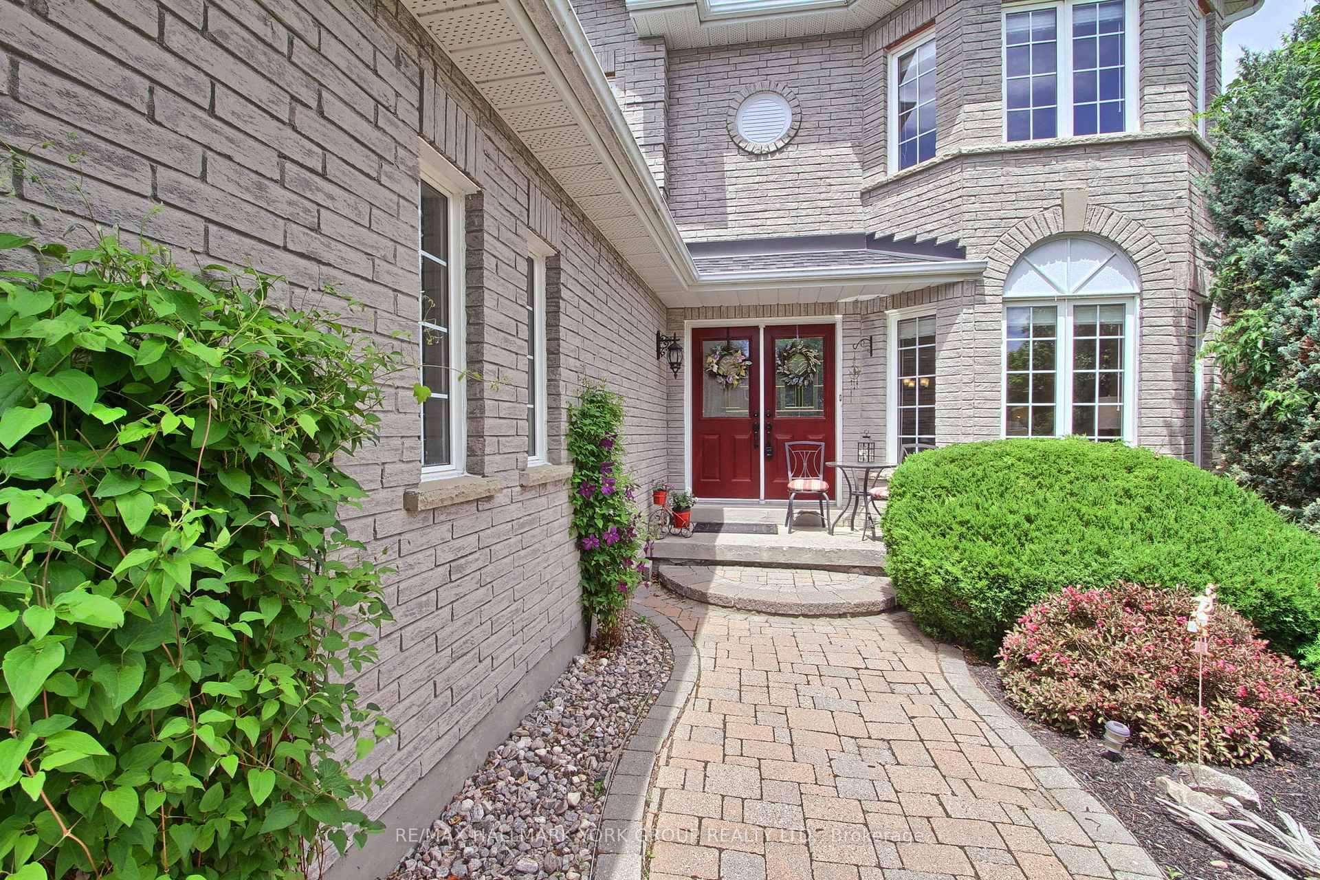 Photo 6 of 571 Goodyear Crescent, Newmarket, Gorham-College Manor — HOMEH
