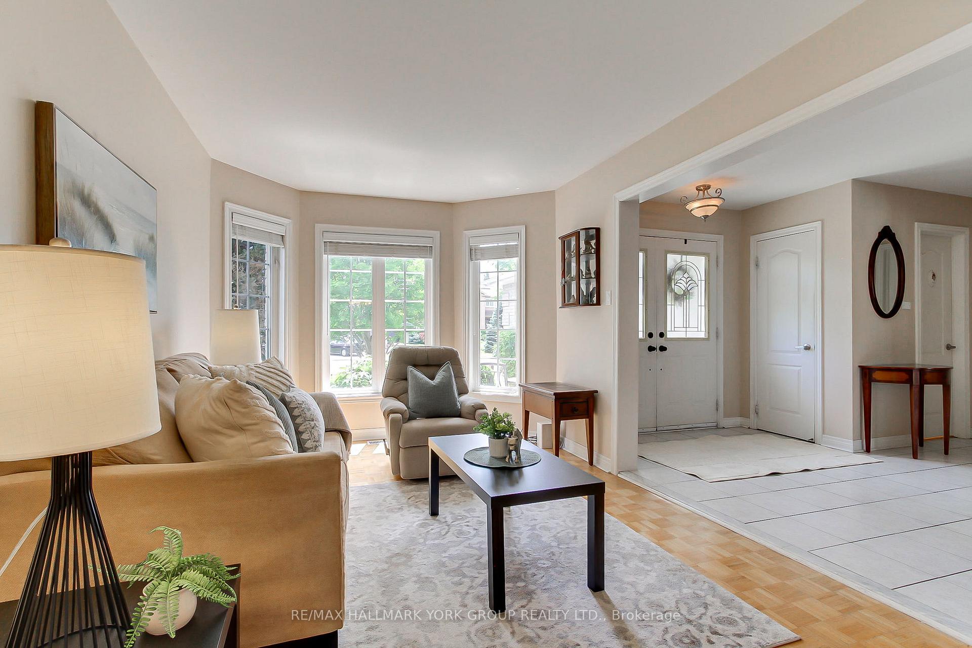Photo 13 of 571 Goodyear Crescent, Newmarket, Gorham-College Manor — HOMEH
