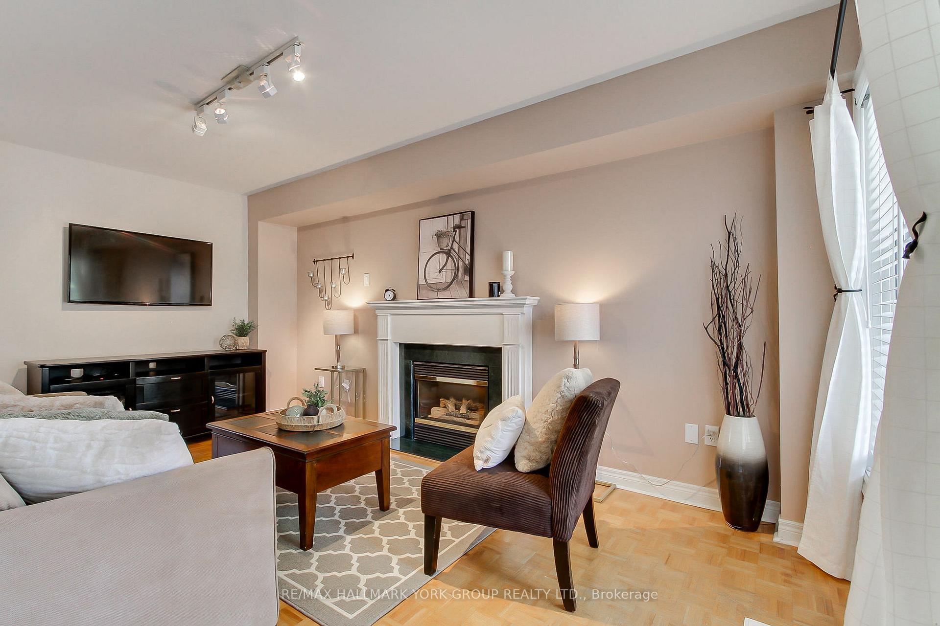 Photo 24 of 571 Goodyear Crescent, Newmarket, Gorham-College Manor — HOMEH
