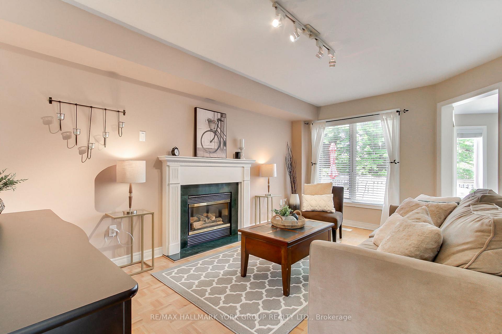 Photo 26 of 571 Goodyear Crescent, Newmarket, Gorham-College Manor — HOMEH