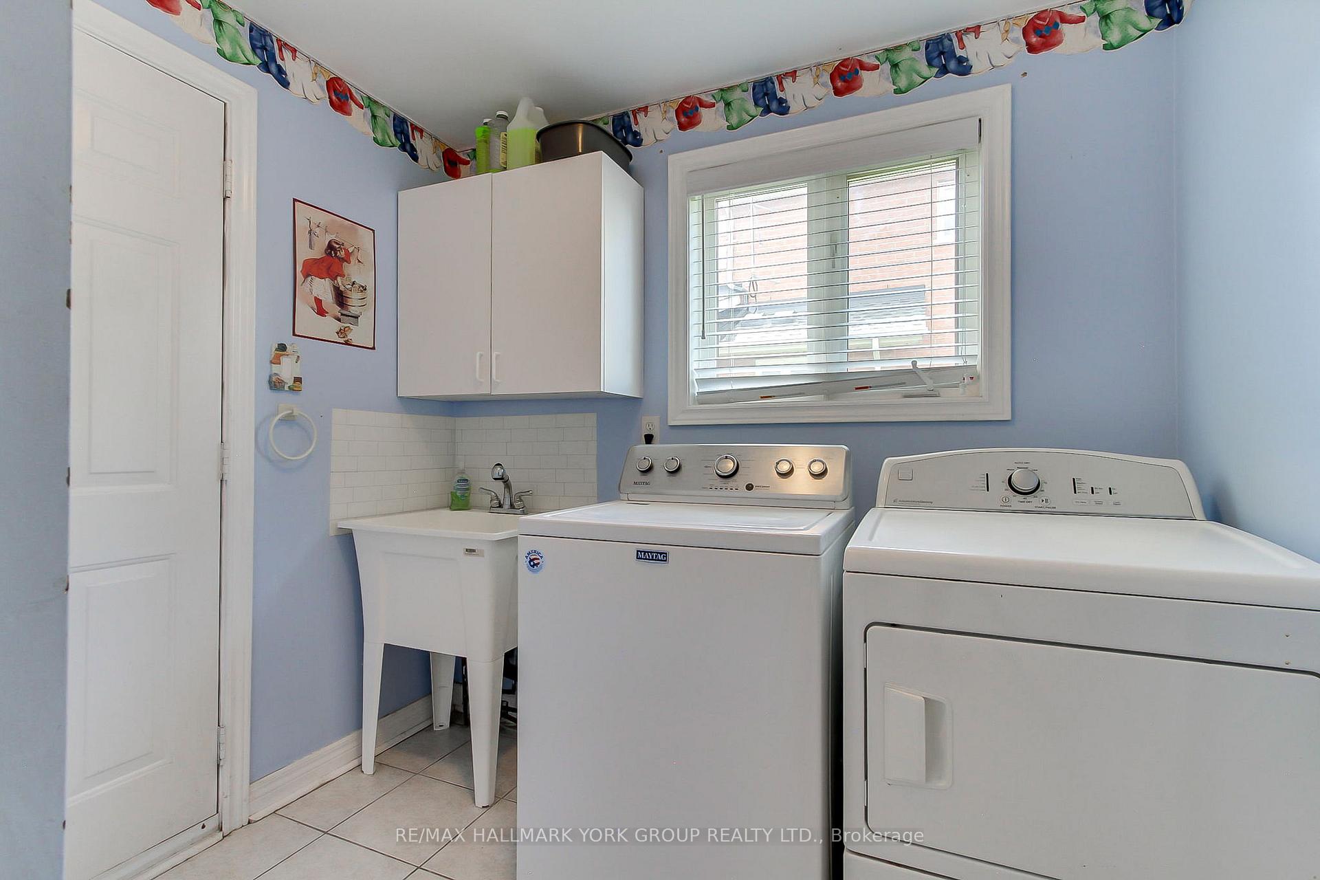Photo 28 of 571 Goodyear Crescent, Newmarket, Gorham-College Manor — HOMEH