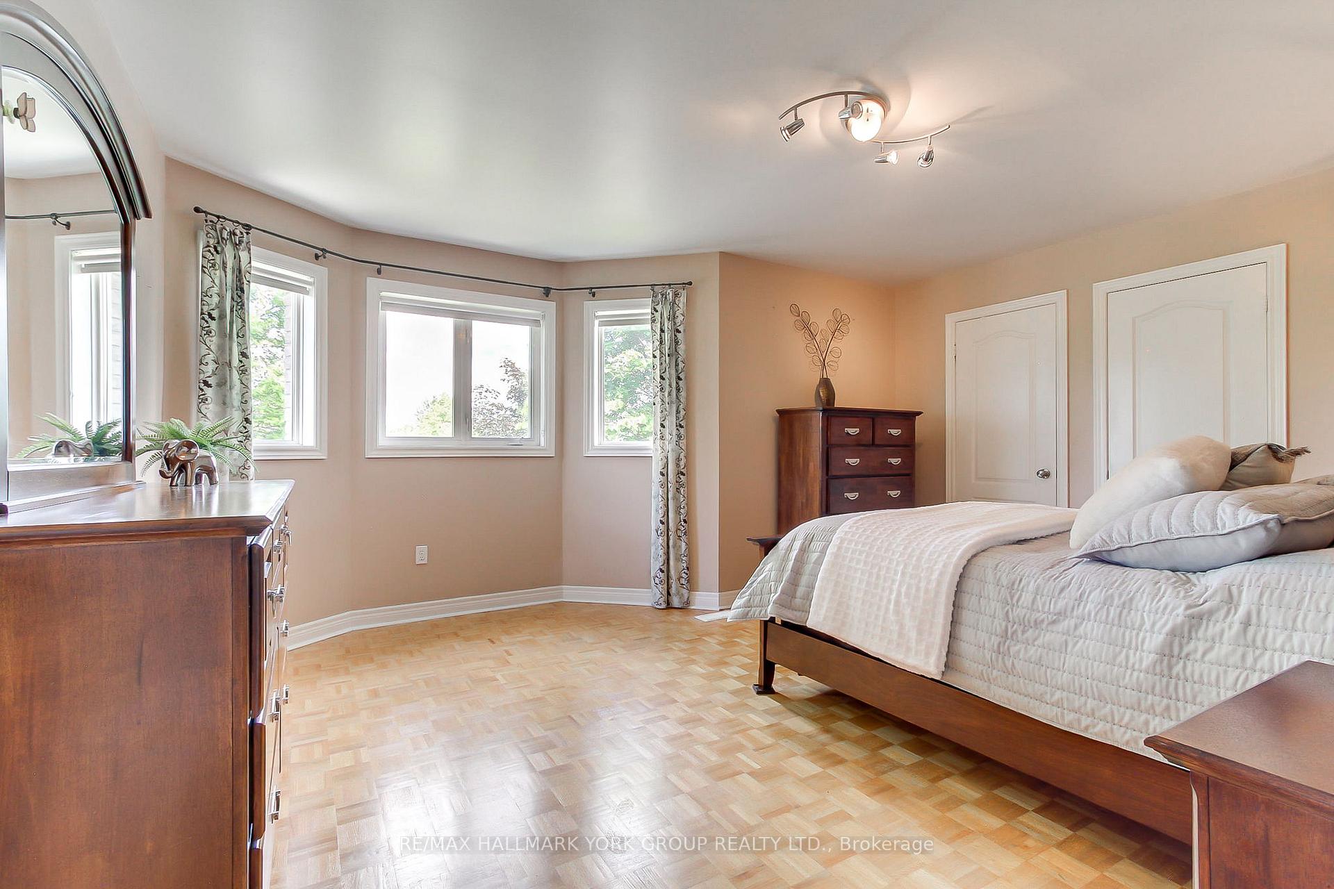 Photo 30 of 571 Goodyear Crescent, Newmarket, Gorham-College Manor — HOMEH