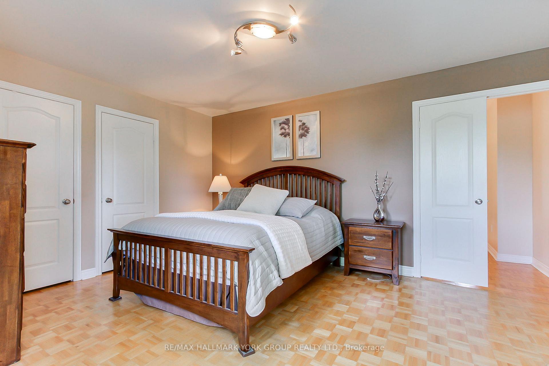 Photo 31 of 571 Goodyear Crescent, Newmarket, Gorham-College Manor — HOMEH