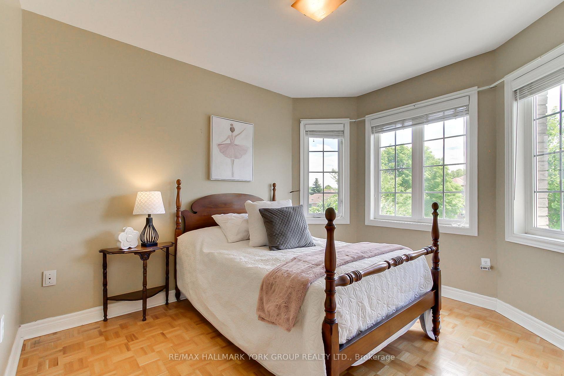 Photo 36 of 571 Goodyear Crescent, Newmarket, Gorham-College Manor — HOMEH